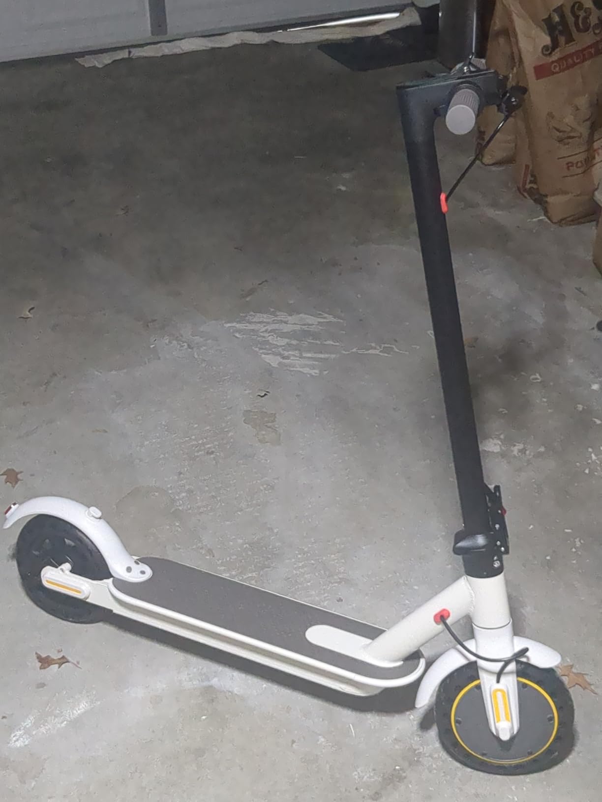Qlaway Electric Scooter for Adults, 350W/500W Motor, 16-22 Miles Range, 8.5