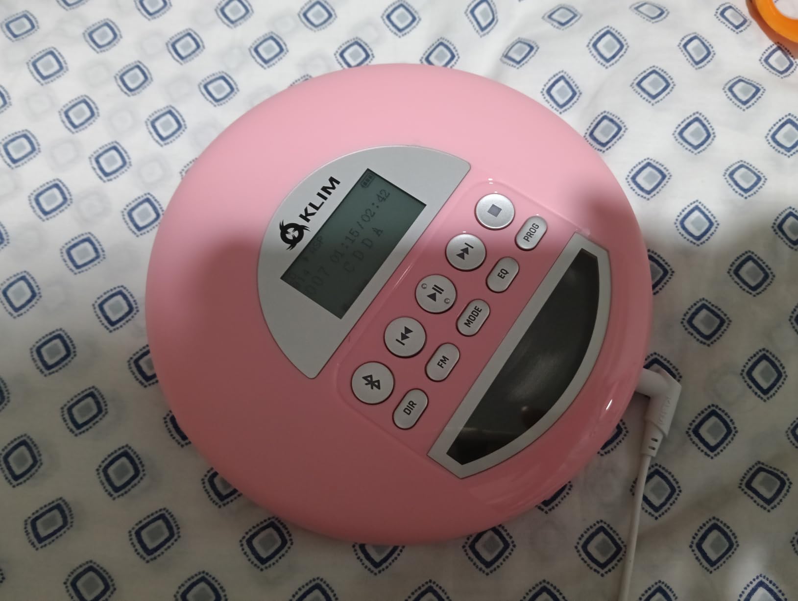 KLIM Nomad - Portable CD Player with Long-Lasting Battery - with Headphones - Radio FM - Compatible MP3 CD Player Portable - TF Card Radio FM Bluetooth - Ideal for Cars - Or customer photo 1