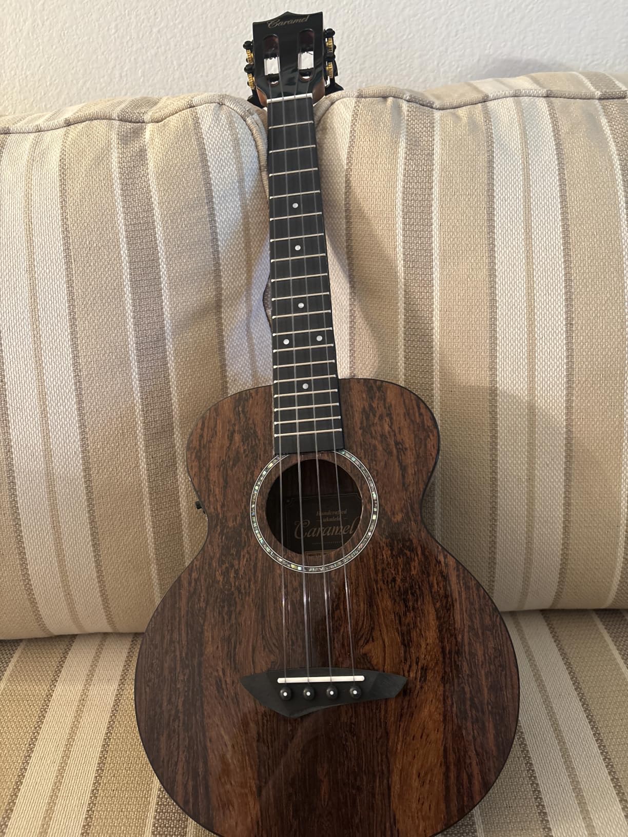 Caramel TEM45 26 Inch Tenor Acoustic-Electric Solid Okoume Top Ukulele customer photo 1