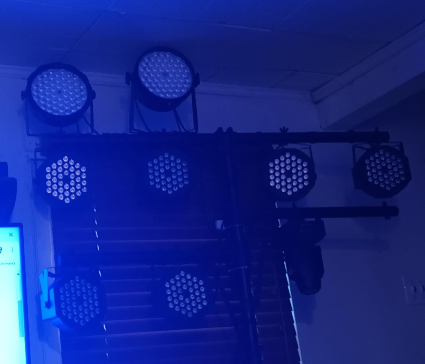 BETOPPER LED Par Lights 54 x 1.5W, RGB Stage Lights DMX DJ Lighting Sound Activated with Stand, Strobe Light & Wash Par Lighting DMX for Parties, Church, Wedding, Bars, 12 customer photo 1