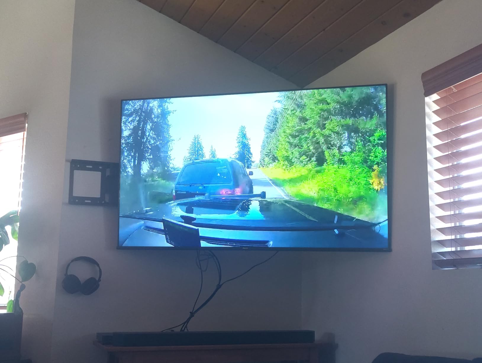 Heavy Duty TV Wall Mount with Extra Long Extendable Arm for 60-110 Inch TVs | Full Motion Bracket with Corner Swivel and Tilt, Holds Up to 275lbs, Max VESA 800x600mm, Fits 24