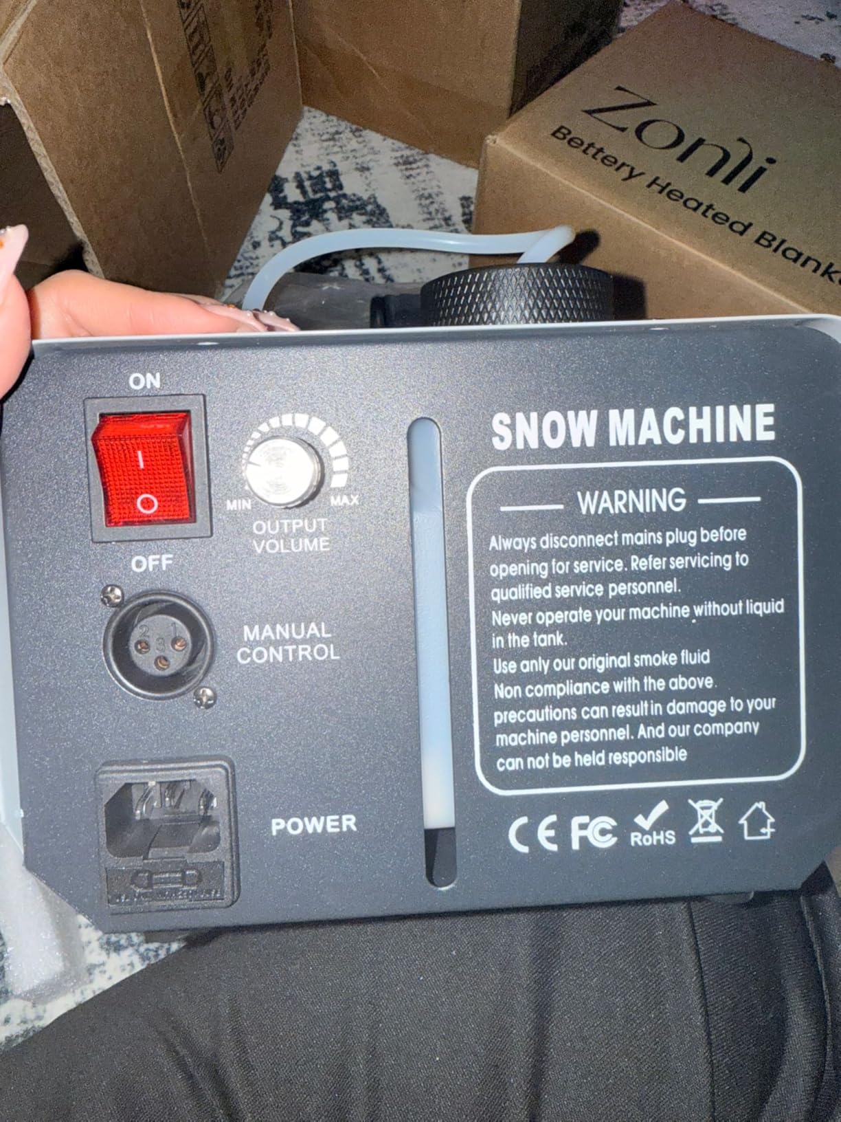 1000W Snow Maker Machine With Wireless Remote Control and Wired Control 1L Tank Adjustable Snowflake Size Snowmaker for Christmas Wedding Photography Parties Kids Stage Parades DJ Parties customer photo 1