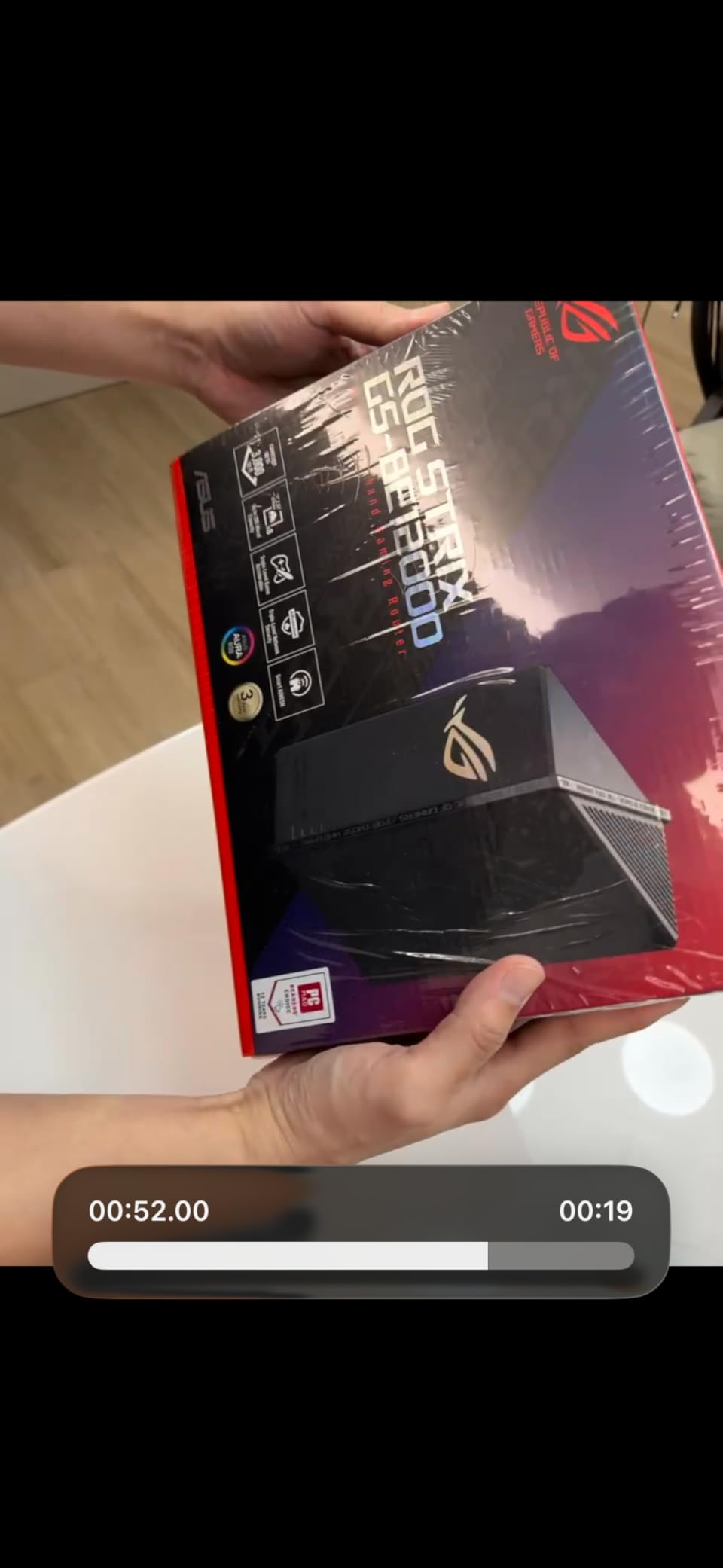 ASUS ROG Strix GS-BE12000 WiFi 7 Gaming Router, Tri-Band, 12 Gbps, Mesh Compatible customer photo 2
