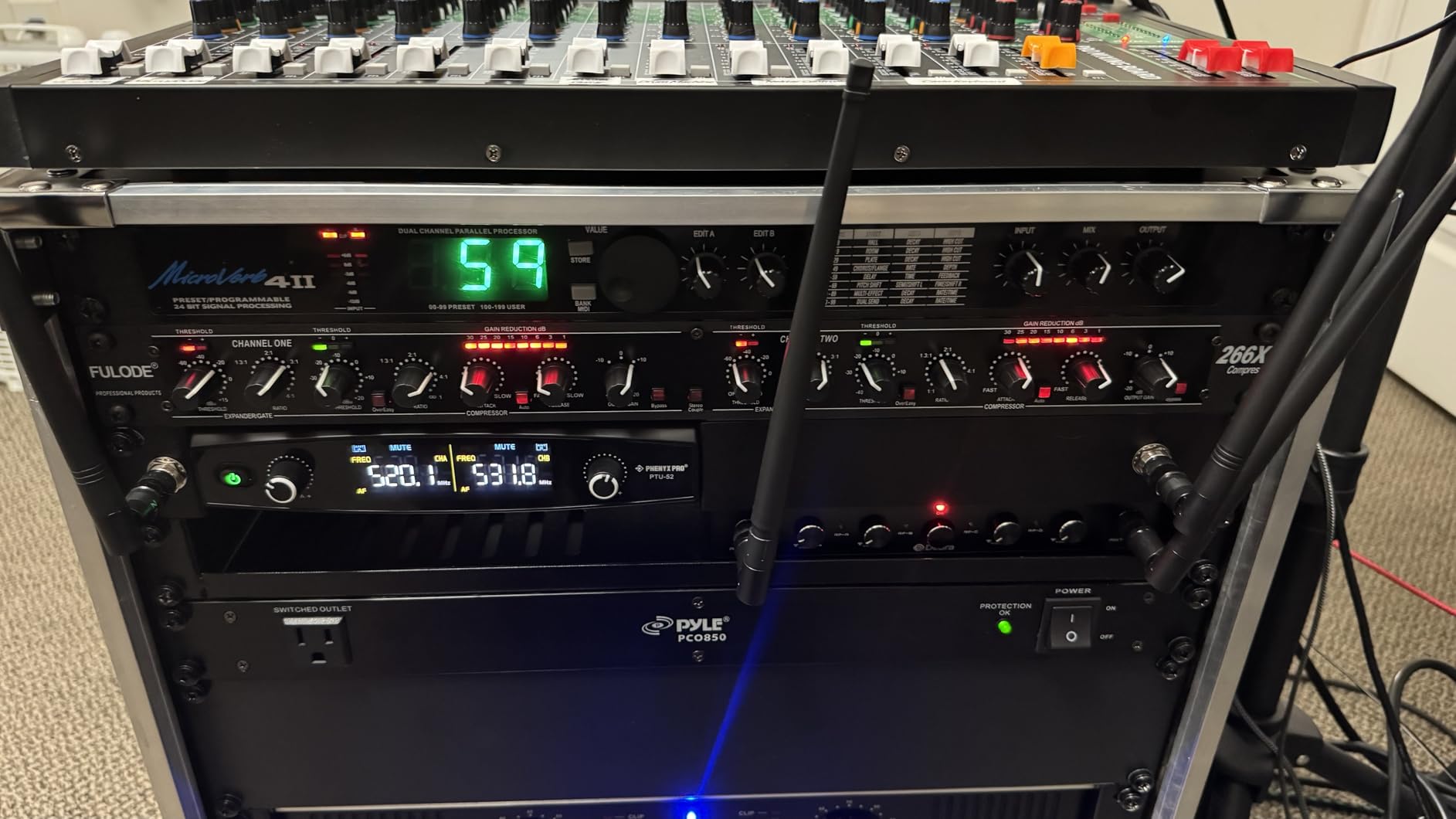 Audio Compressor, Professional Dual-Channel Rackmount Vocal Compressor/Limiter with Noise Gate, Sidechain Insert, and XLR/TRS Inputs for Studio, Live & Streaming customer photo 2