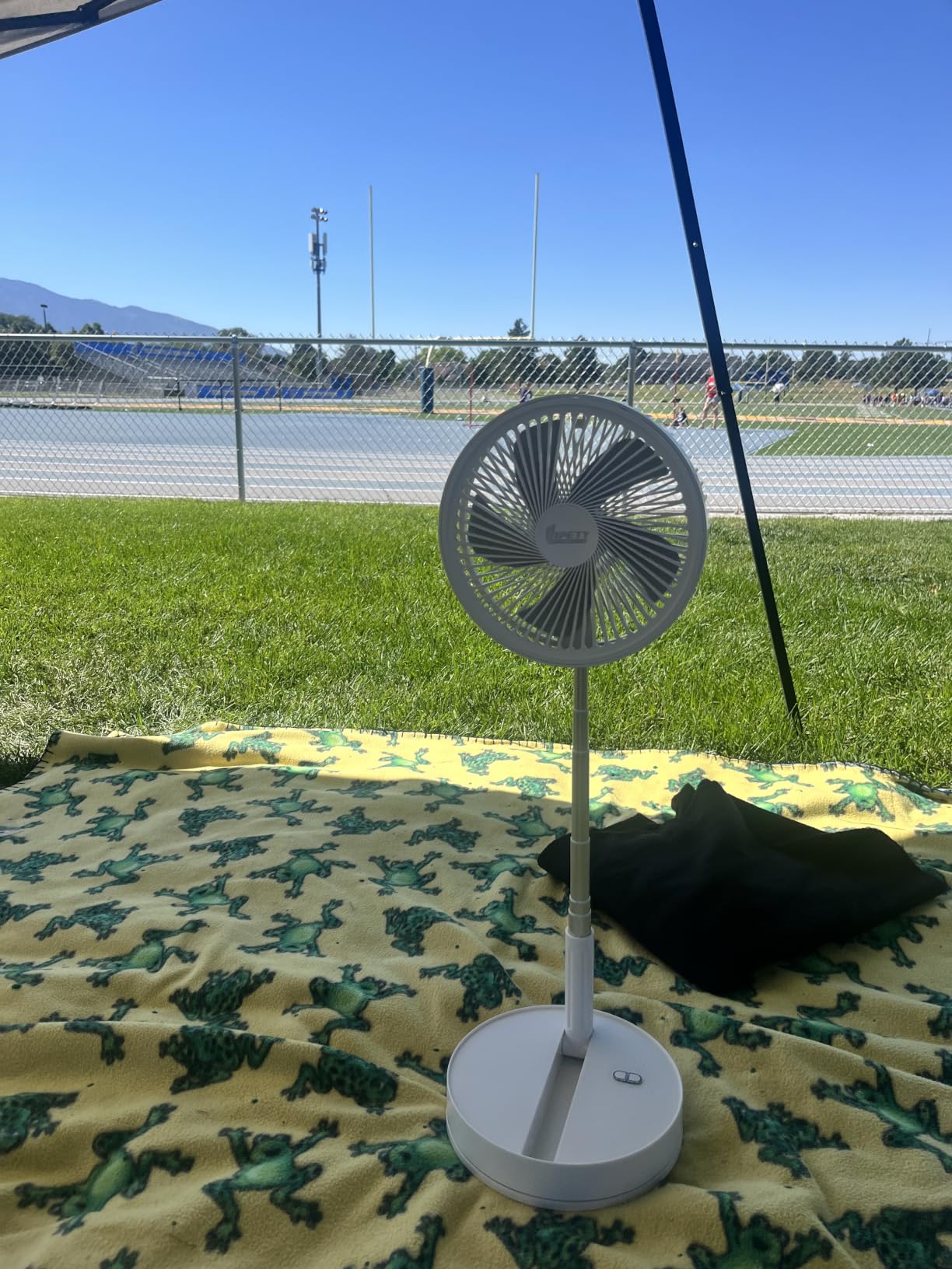 Portable Foldable Rechargeable Oscillating Fan - 8.6