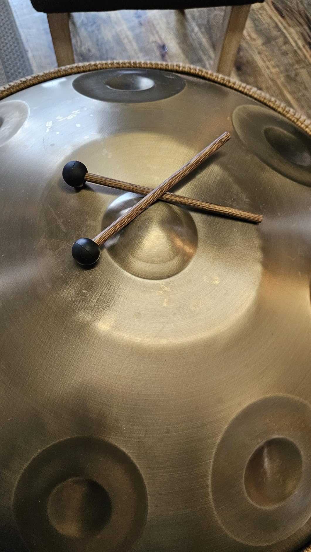 22 Inches Handpan Drum, 432Hz 9 Notes D Minor Kurd Hand Pan Drum, Professional Concert Sound Handpan Drums for Adults Complete Kit Includes Bag Stand Sticks (9 Notes, 432Hz) customer photo 2