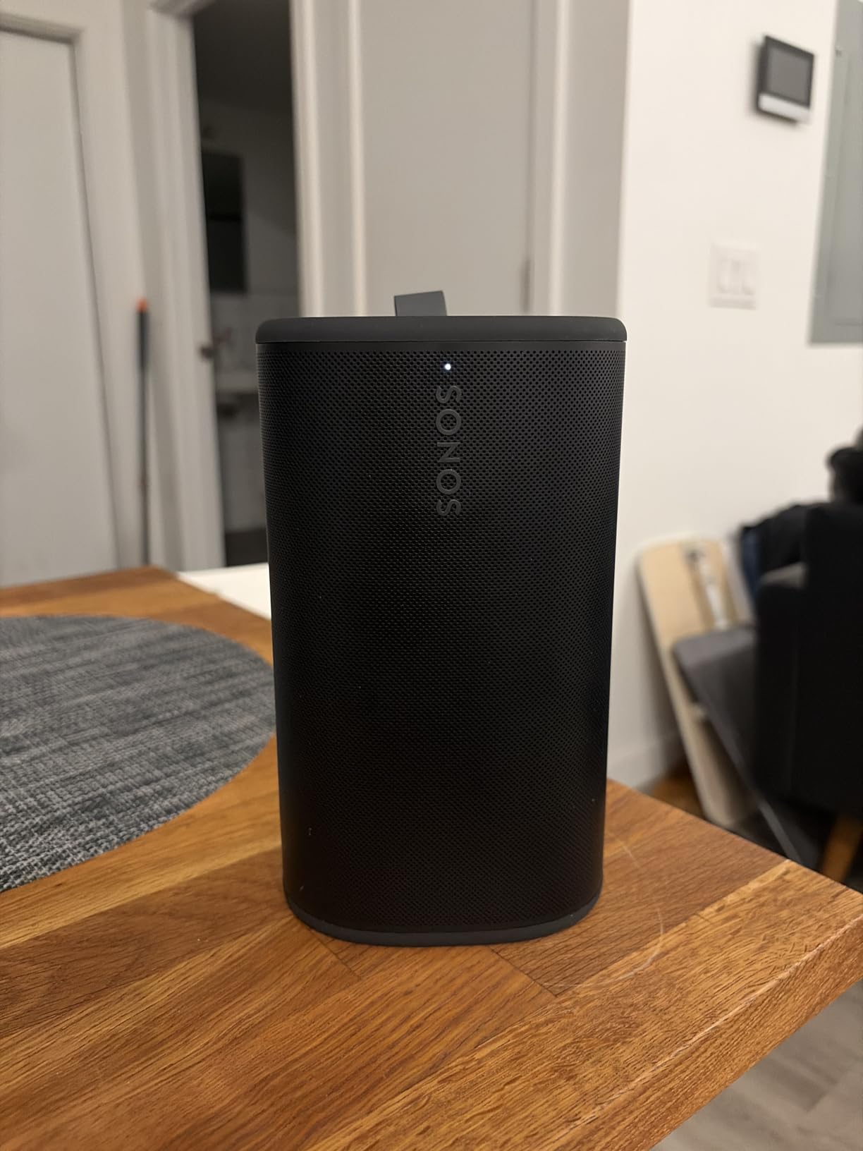 Sonos Play - Portable Bluetooth Speaker with WiFi, Alexa, 24-Hour Battery Life, Charging Base - White customer photo 1