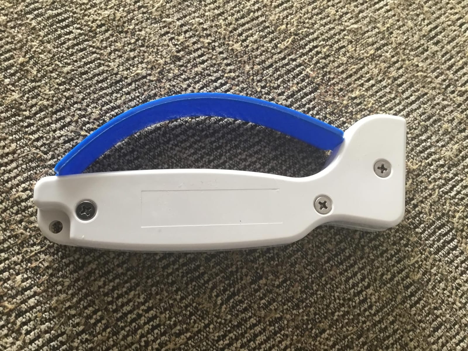 AccuSharp Knife Sharpener, Ergonomic Comfortable Handle, Compact & Easy to Use, Restore and Hone Straight & Serrated Knives, White customer photo 2