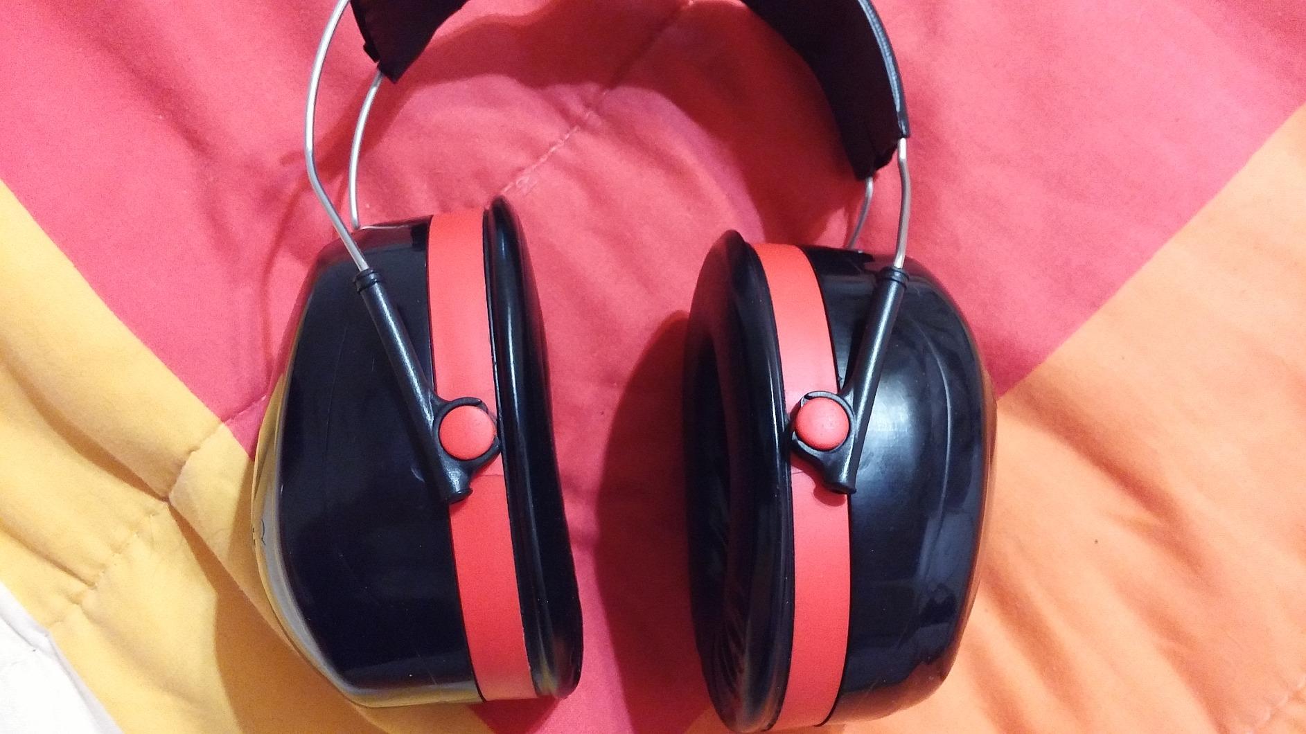 3M PELTOR Hearing Protection Optime 105 Earmuffs, E-A-Rfit Compatible, Assembly, Sanding, Grinding customer photo 1