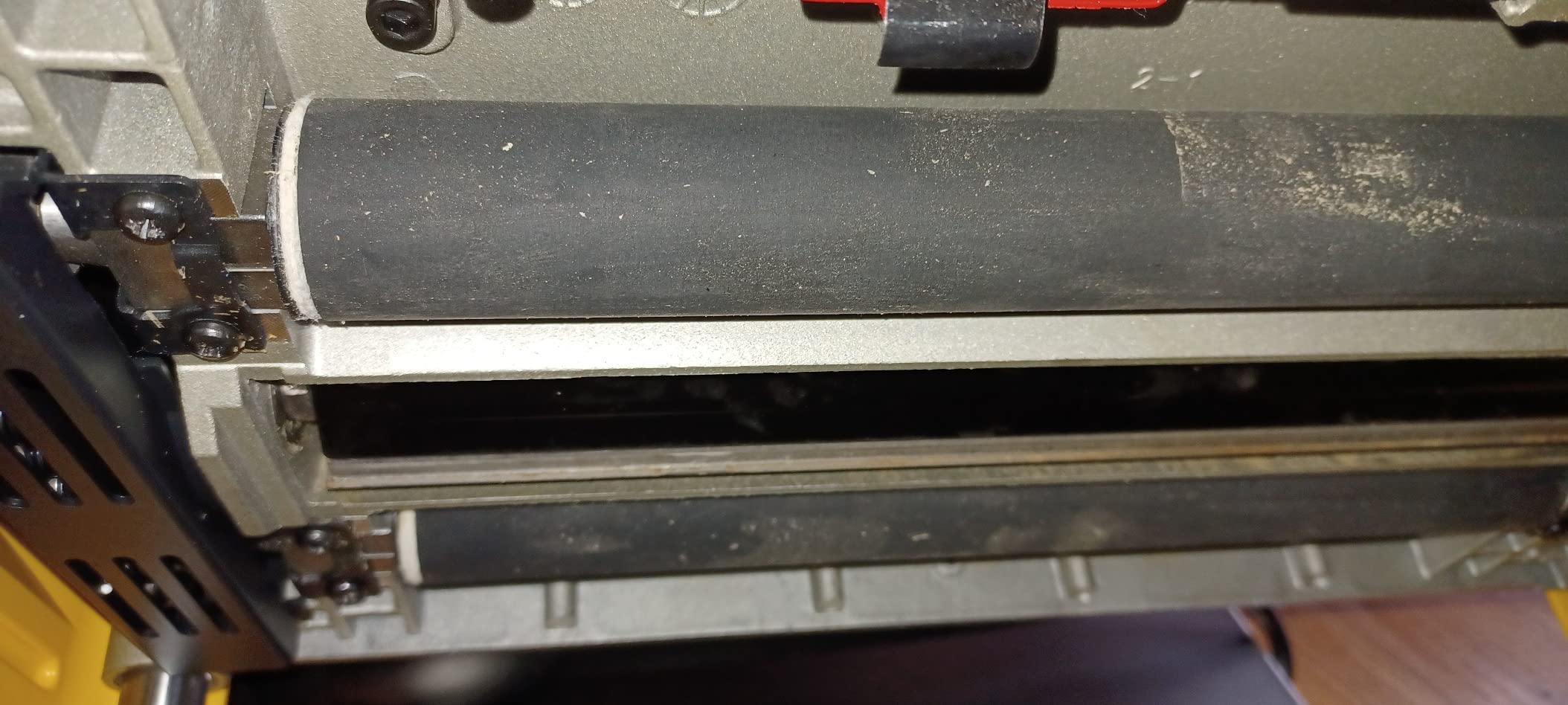 DEWALT Benchtop Planer, 15-Amp, 12-1/2-Inch, 3-Knife Cutter, 20,000 RPM, Corded (DW734) customer photo 1