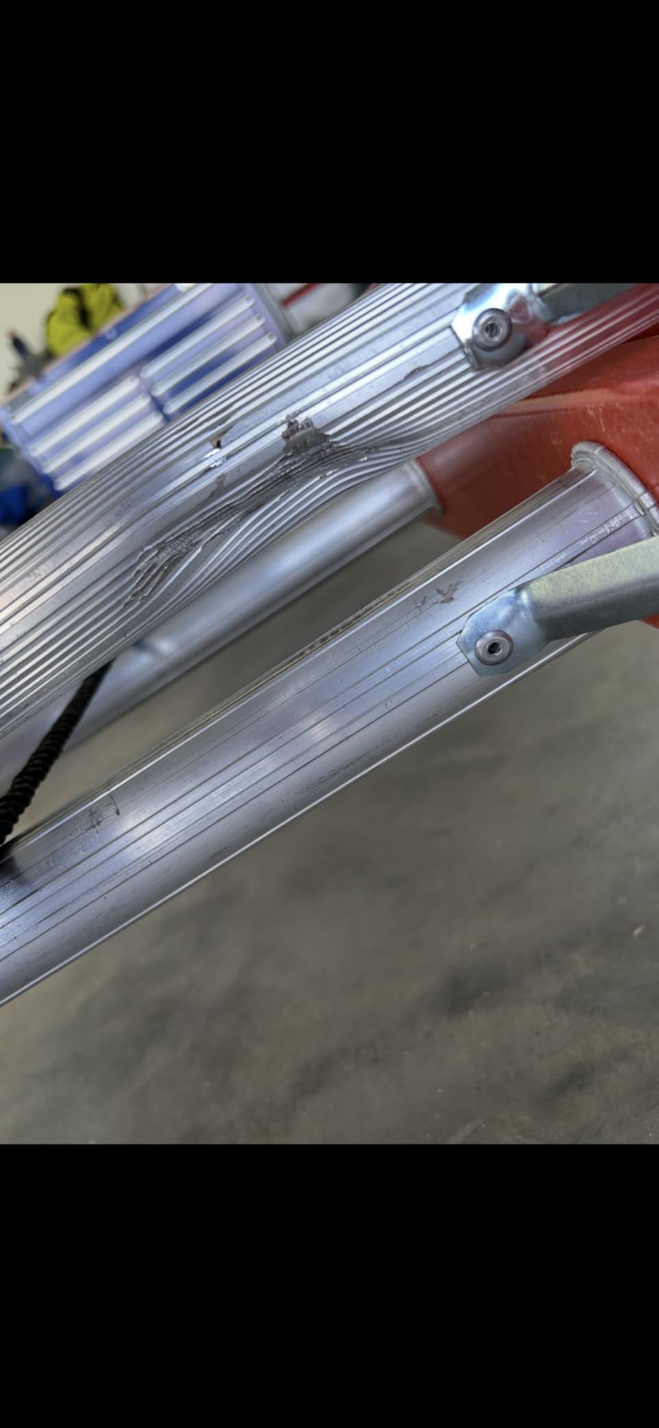 Louisville 40 ft Fiberglass Extension Ladder, FE3240, Type IA, 300 lbs customer photo 2