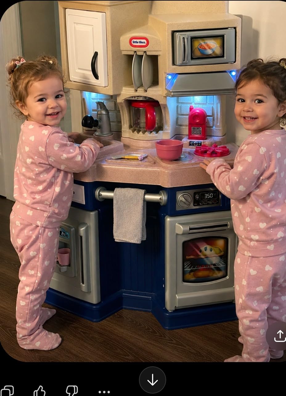 Little Tikes Super Chef Kitchen Blue & Cream, 14.00 l x 28.00 w x 40.00 h inches customer photo 2