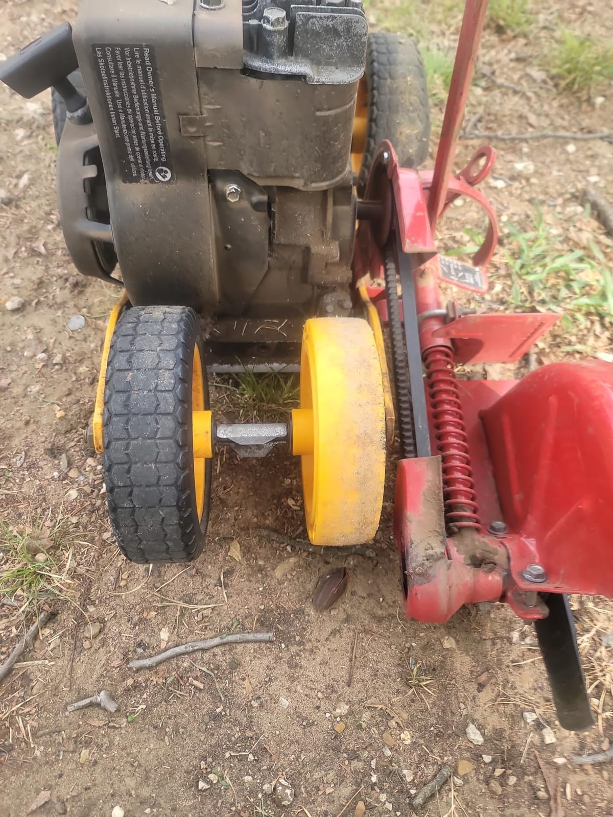 McLane 9 Inch Gas Powered Walk Behind Lawn Edger with 4 Rubber Wheels, 5.50 Gross Torque Engine and Spring Steel Blade, Powder Coat Finish, Red/Yellow customer photo 1