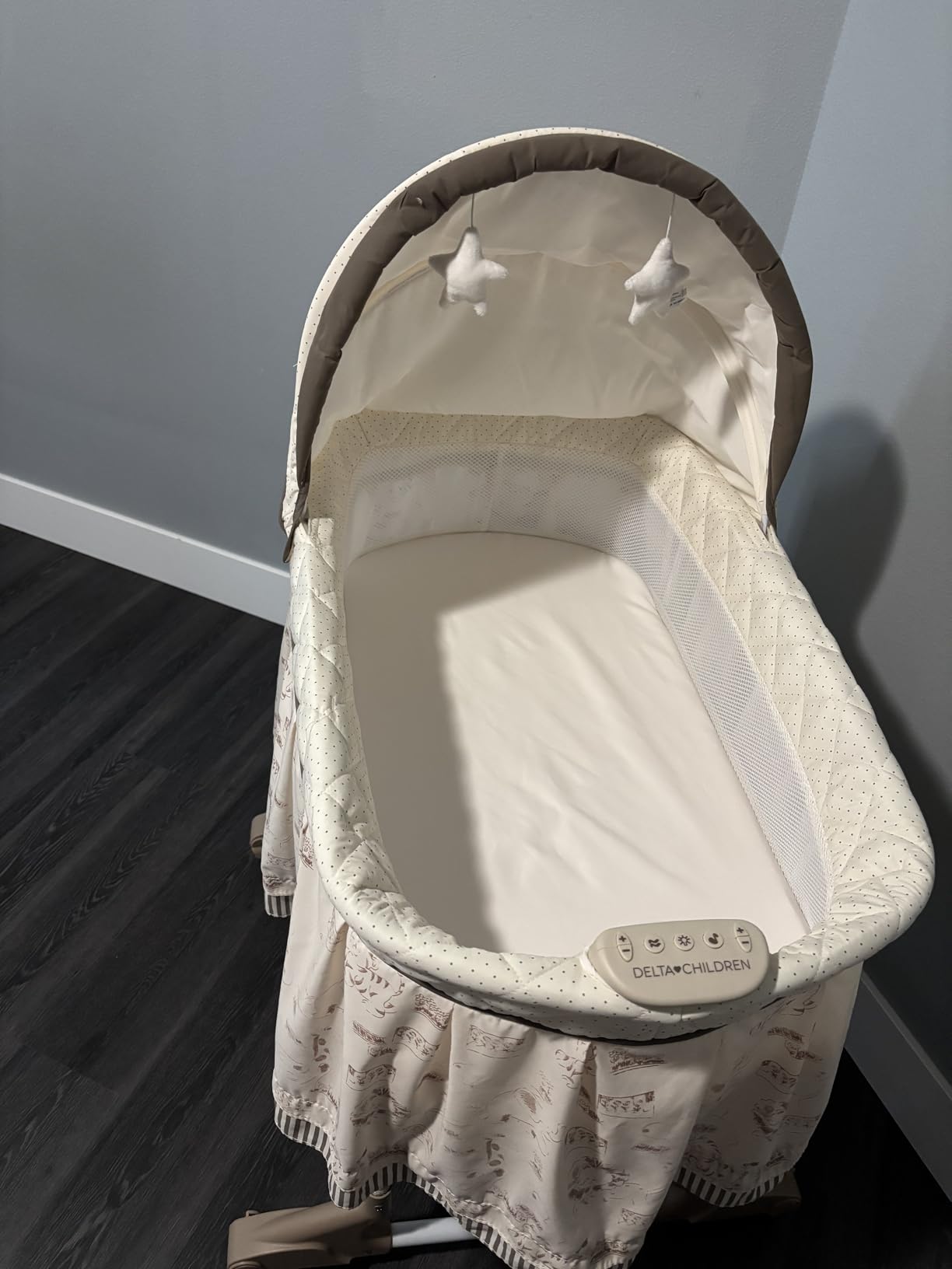 Delta Children Portable Rocking Bassinet for Newborns Bedside Sleeper Crib with Gentle Vibrations, Nightlight, Soothing Music, Adjustable Canopy, Plush Toys, Storage Basket, Baby Essentials customer photo 2