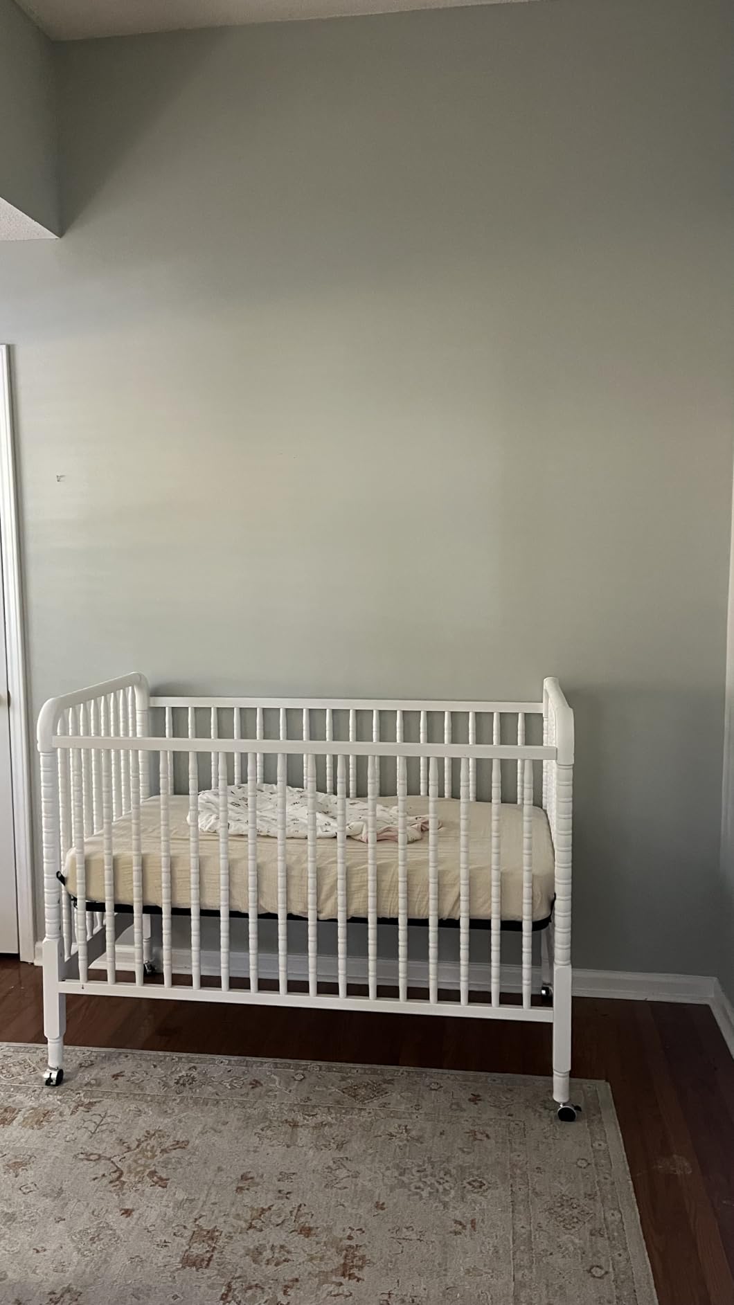 DaVinci Jenny Lind 3-in-1 Convertible Baby Crib, White customer photo 1