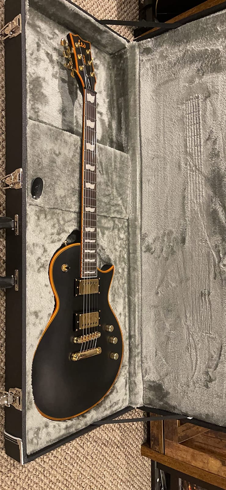 ESP LTD EC-1000 EMG - Vintage Black customer photo 1