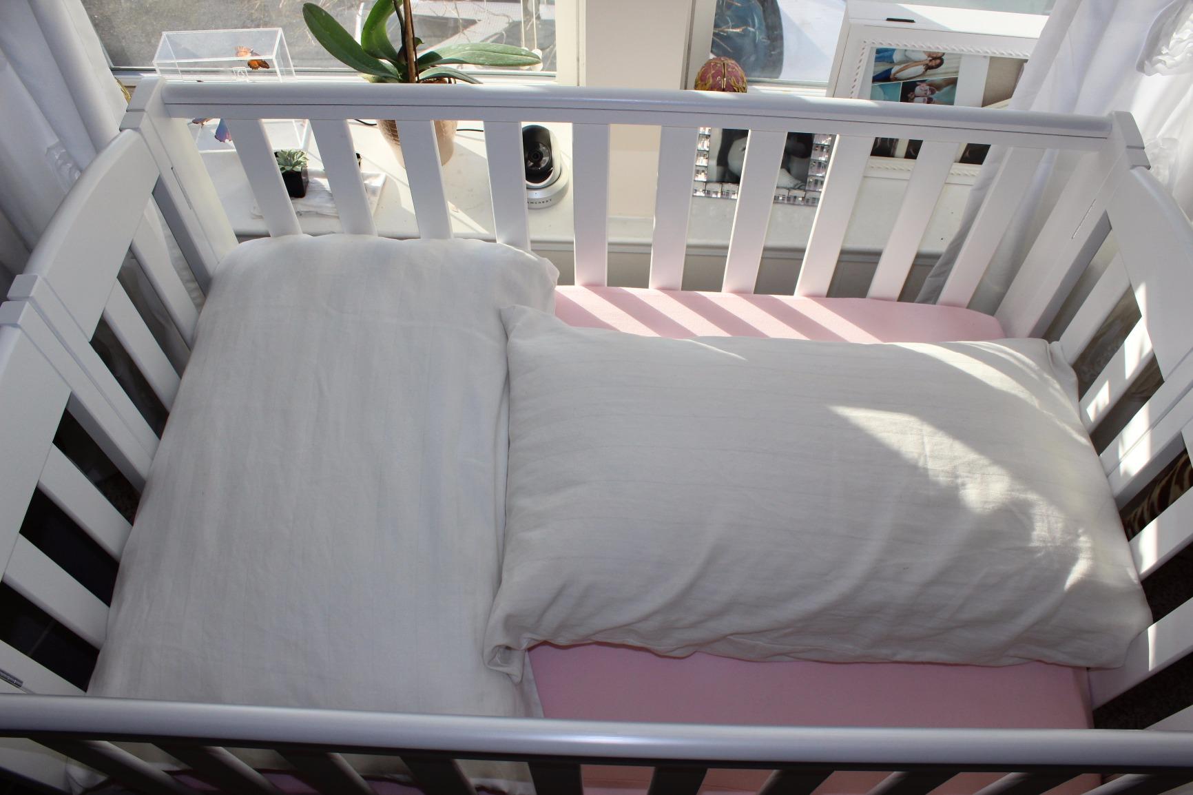 Dream On Me 2-in-1 Portable Mini Crib, Non-Full Size Baby Crib for Small Spaces, 2 Mattress Heights, Compact Travel Design, Includes Mattress, GREENGUARD Gold & BSA Certified, Natural customer photo 2