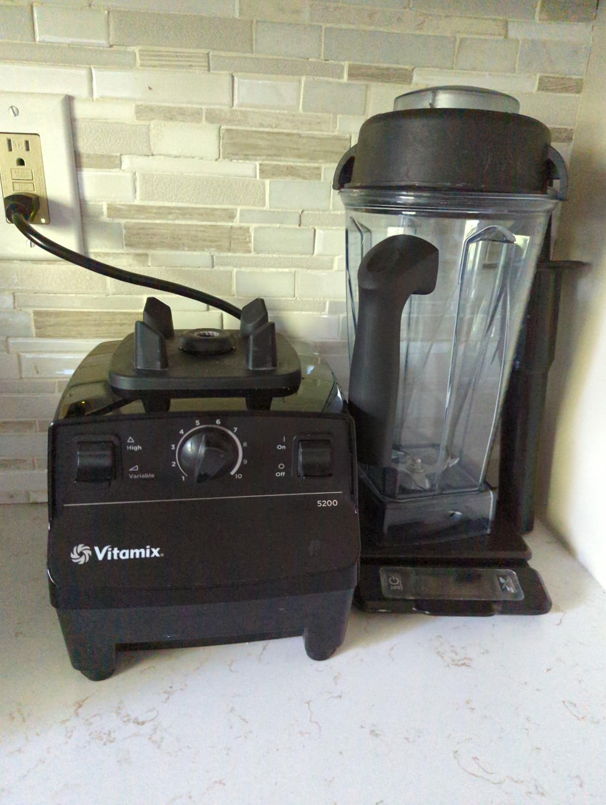 Vitamix 5200 Professional-Grade Blender, 64 oz. Container, White customer photo 2