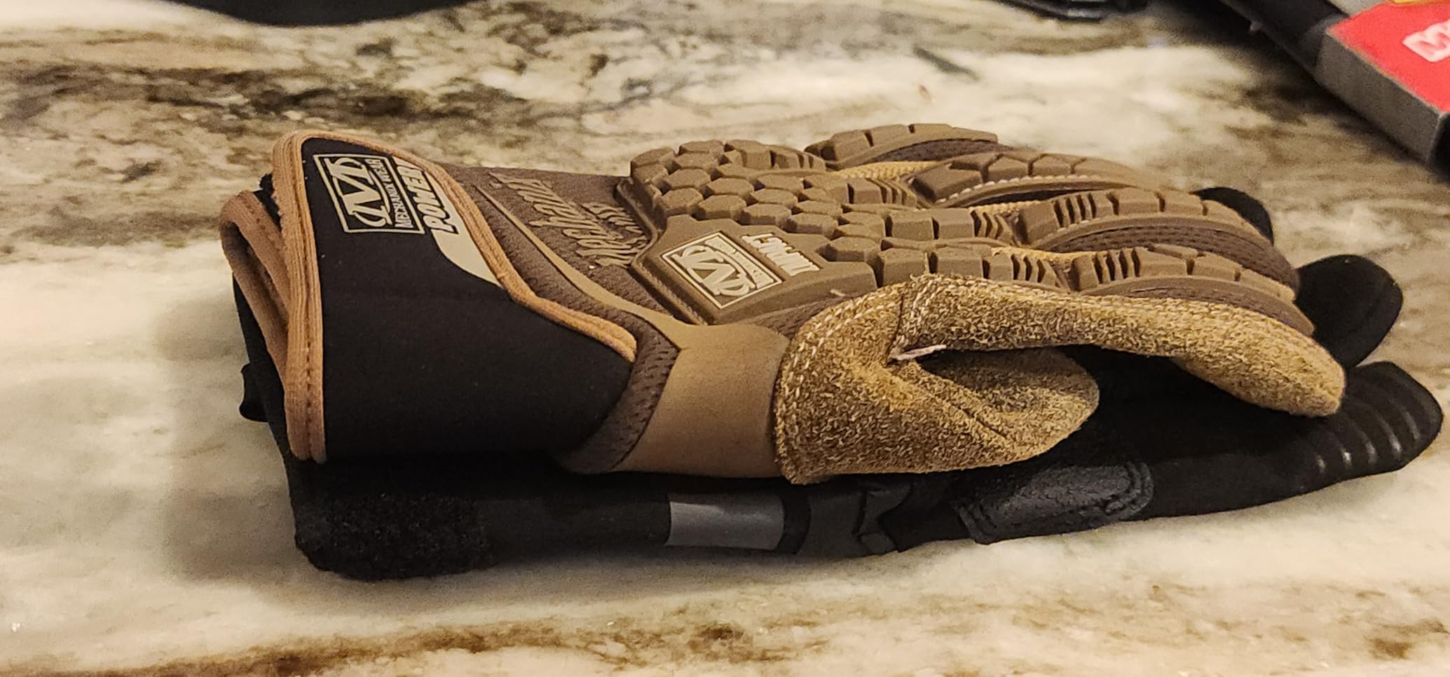 Mechanix Wear M-Pact Touchscreen Work Gloves, Large, Black customer photo 2