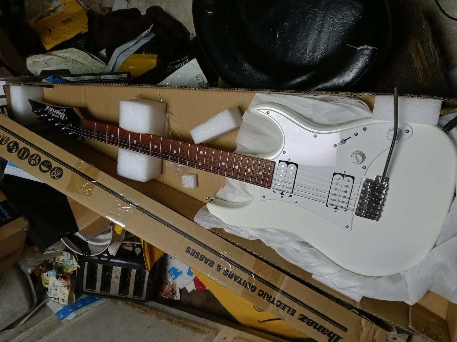 Ibanez 6-String Solid-Body Electric Guitar, Right, White customer photo 2