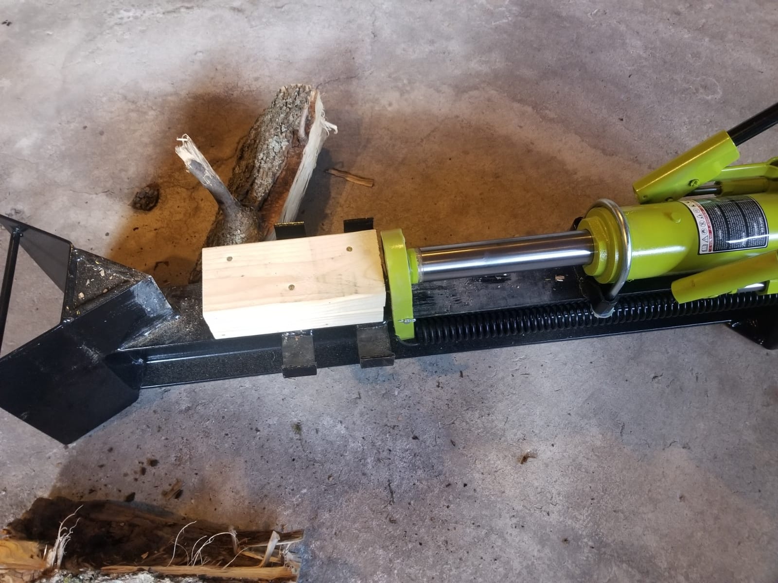 Sun Joe Cordless Manual Hydraulic Log Splitter, 10 Ton Capacity, LJ10M customer photo 2