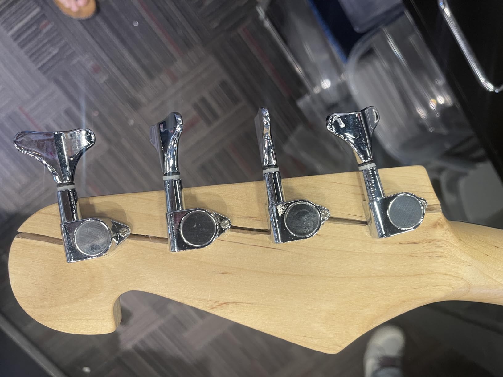 Stedman Beginner Series Bass Guitar Bundle with 15-Watt Amp, Gig Bag, Instrument Cable, Strap, Strings, Picks, and Polishing Cloth - Metallic Blue customer photo 2