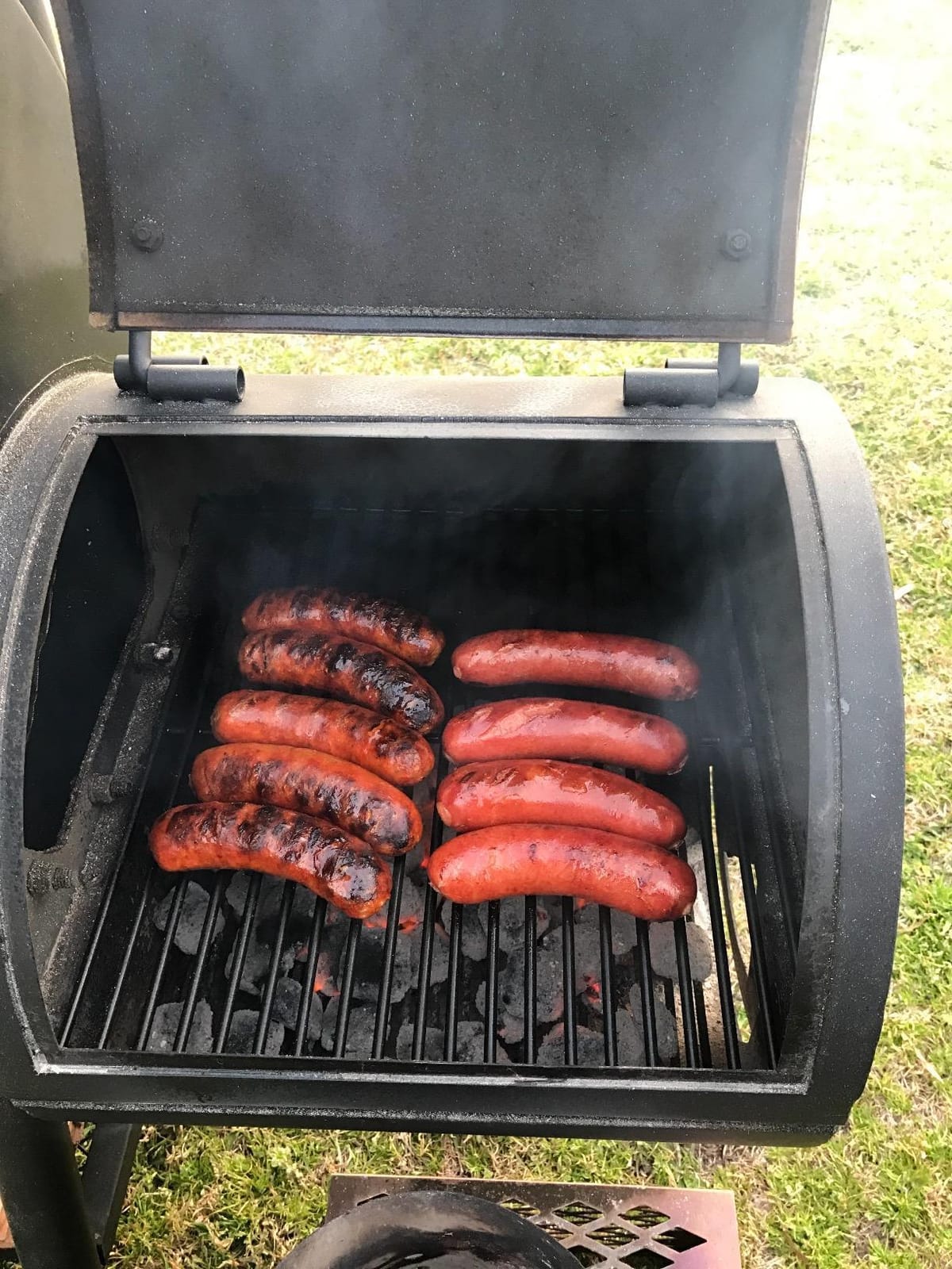 Oklahoma Joe's Highland Reverse Flow Smoker, Charcoal, Porcelain Coated Wire, Black customer photo 1