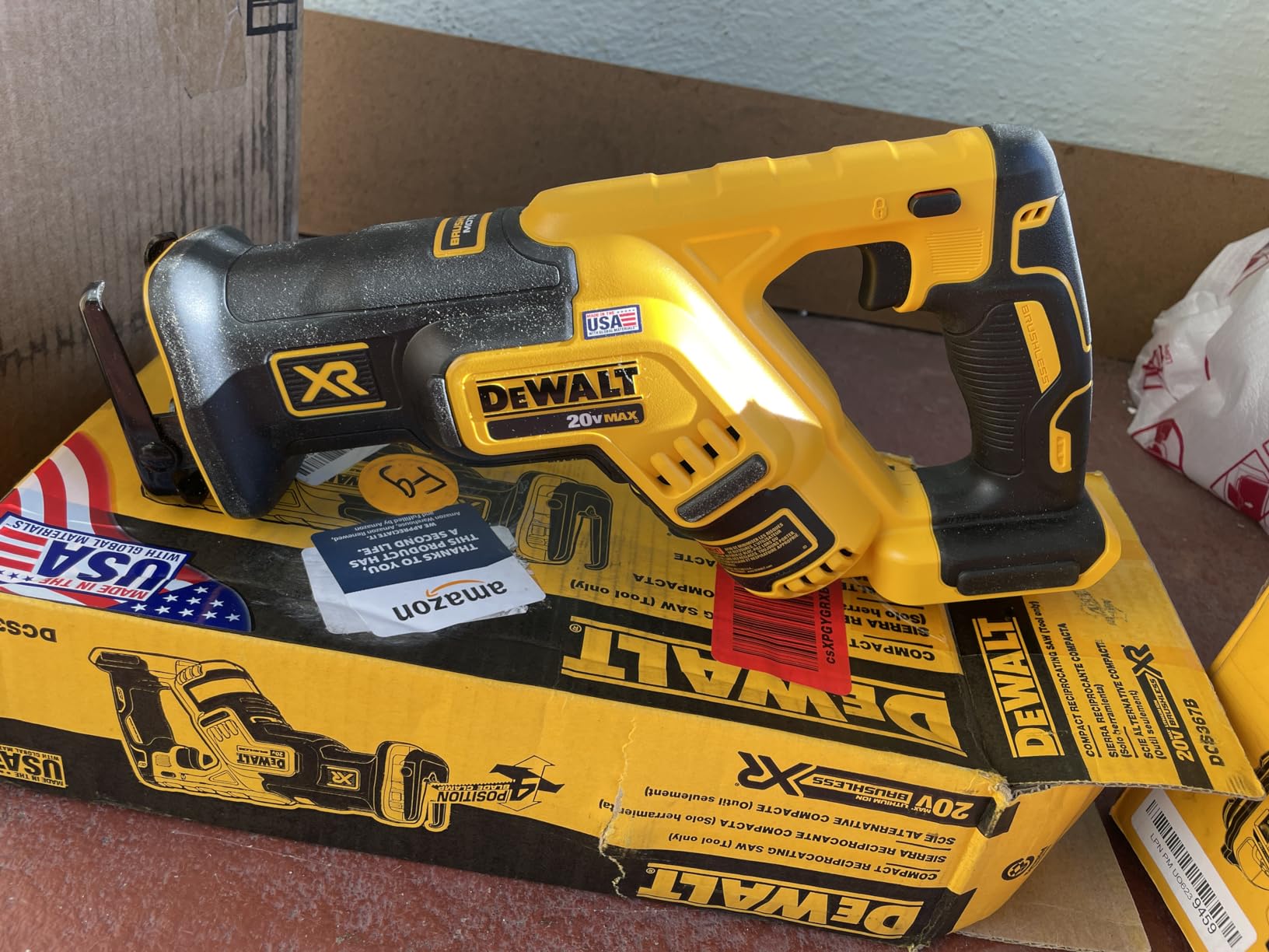 DEWALT 20V MAX XR Reciprocating Saw Cordless, Brushless, Compact,Variable Speed, Pivoting Head, LED Light, Tool Only (DCS367B) customer photo 1