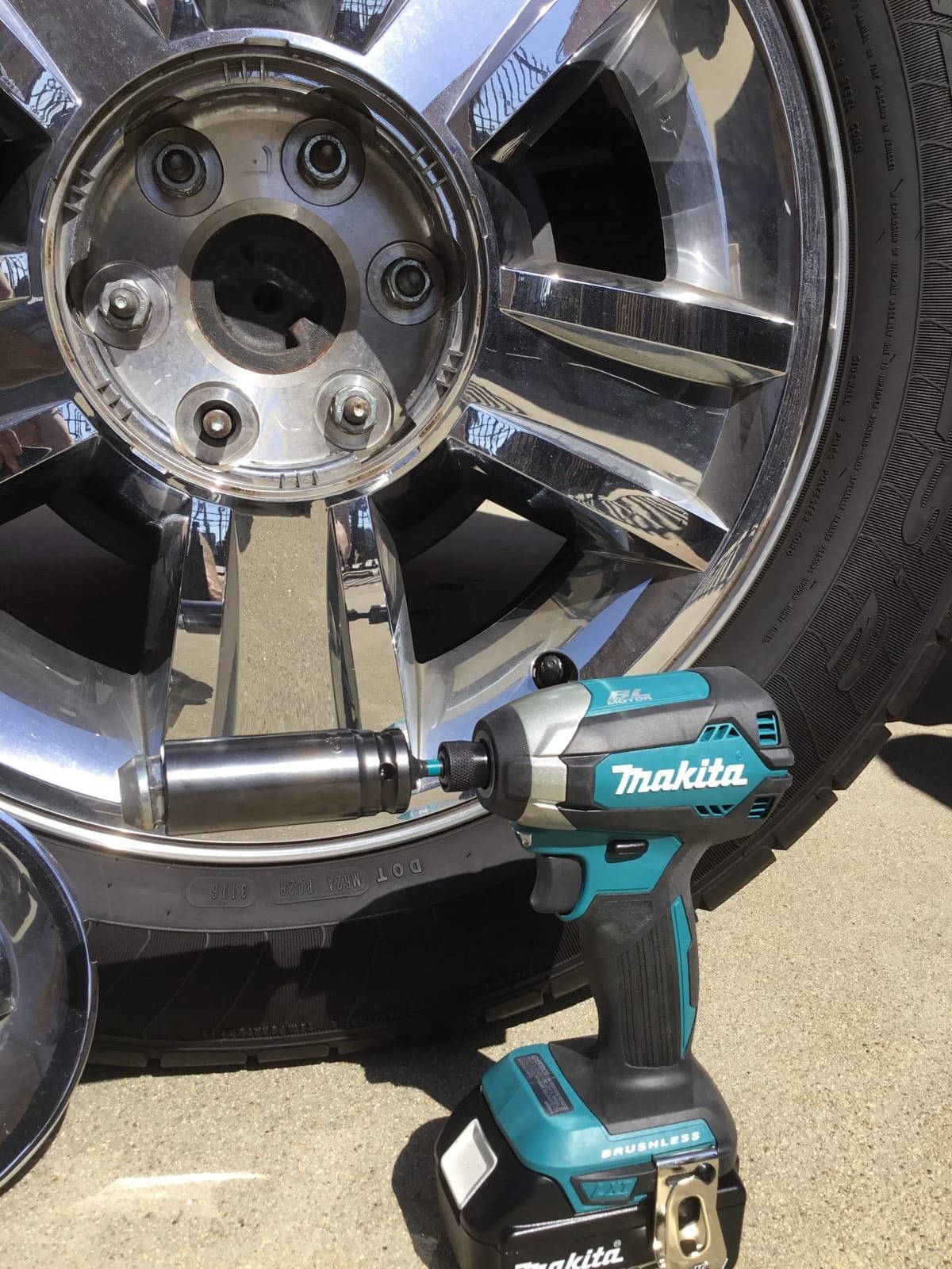 Makita XDT13Z 18V LXT Lithium-Ion Brushless Cordless Impact Driver, Tool Only, Variable Speed customer photo 1