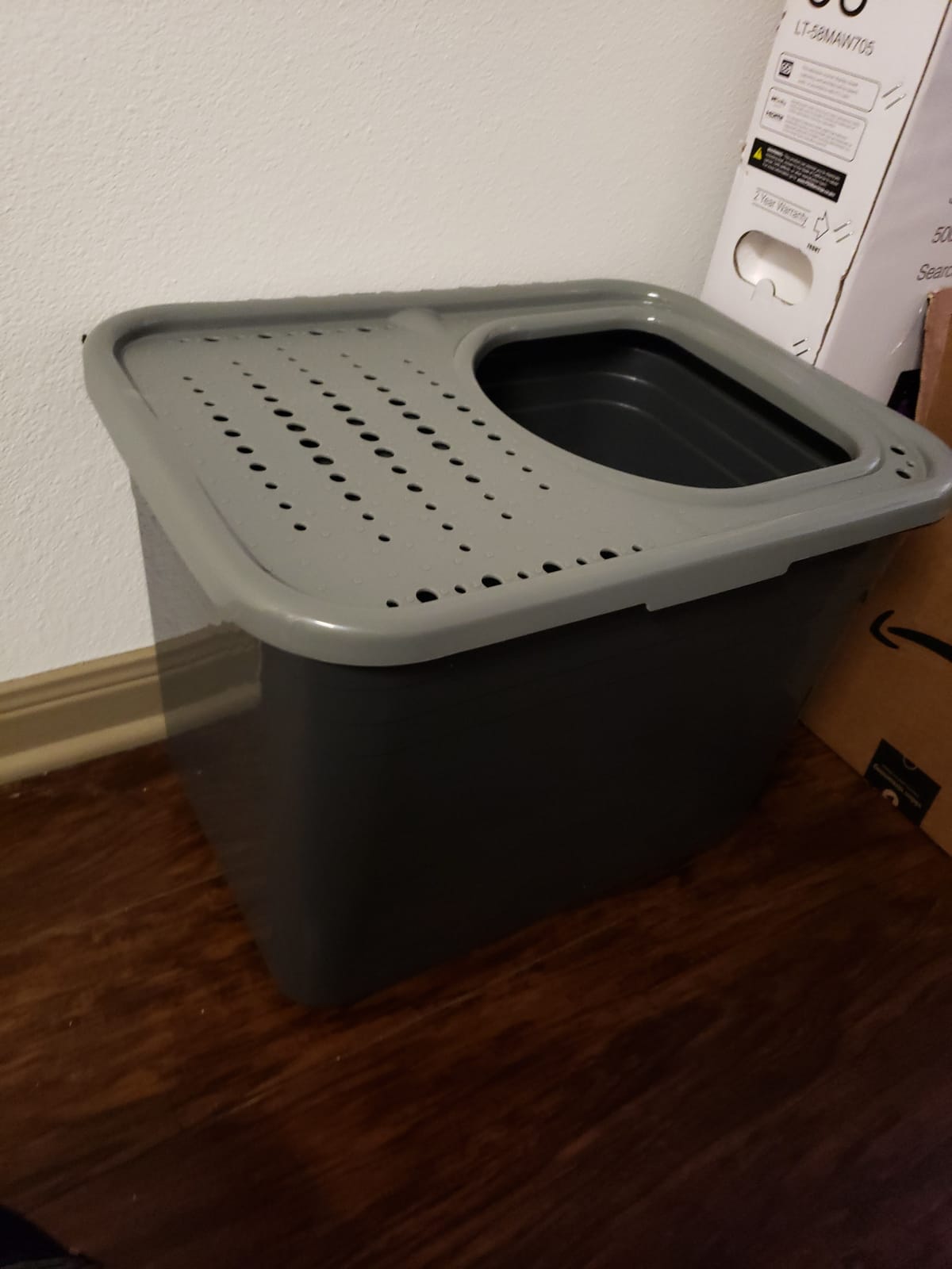 Arm & Hammer Premium Top Entry Litter Box with Filter to Clean Paws and Microban, Made in USA customer photo 1