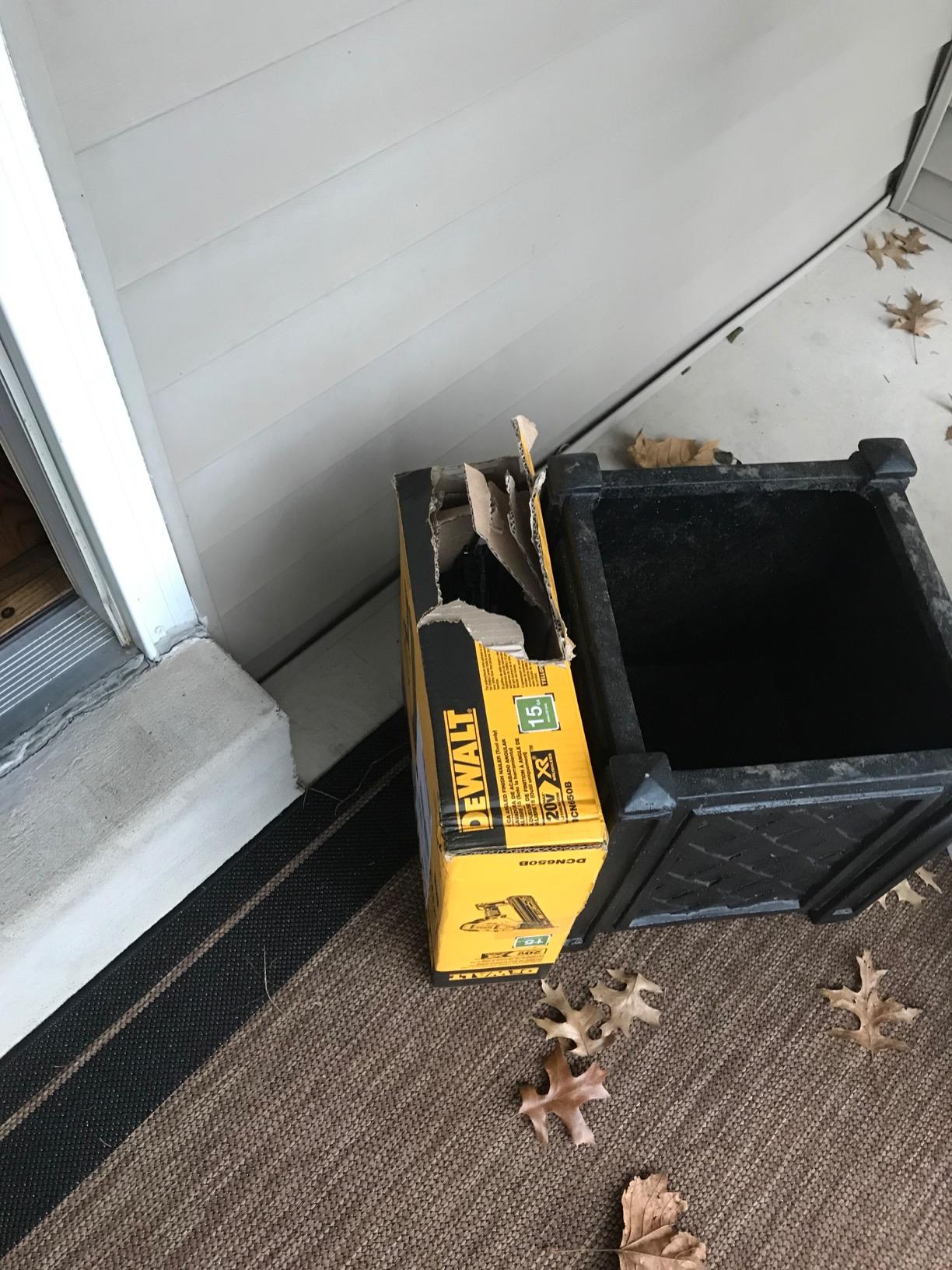 20V MAX XR Lithium-Ion Cordless 15-Gauge Angled Finish Nailer (Tool Only) customer photo 2