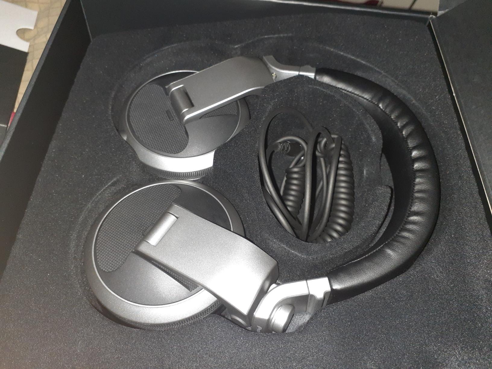 Pioneer DJ HDJ-X5 Professional DJ Headphones - Black customer photo 1