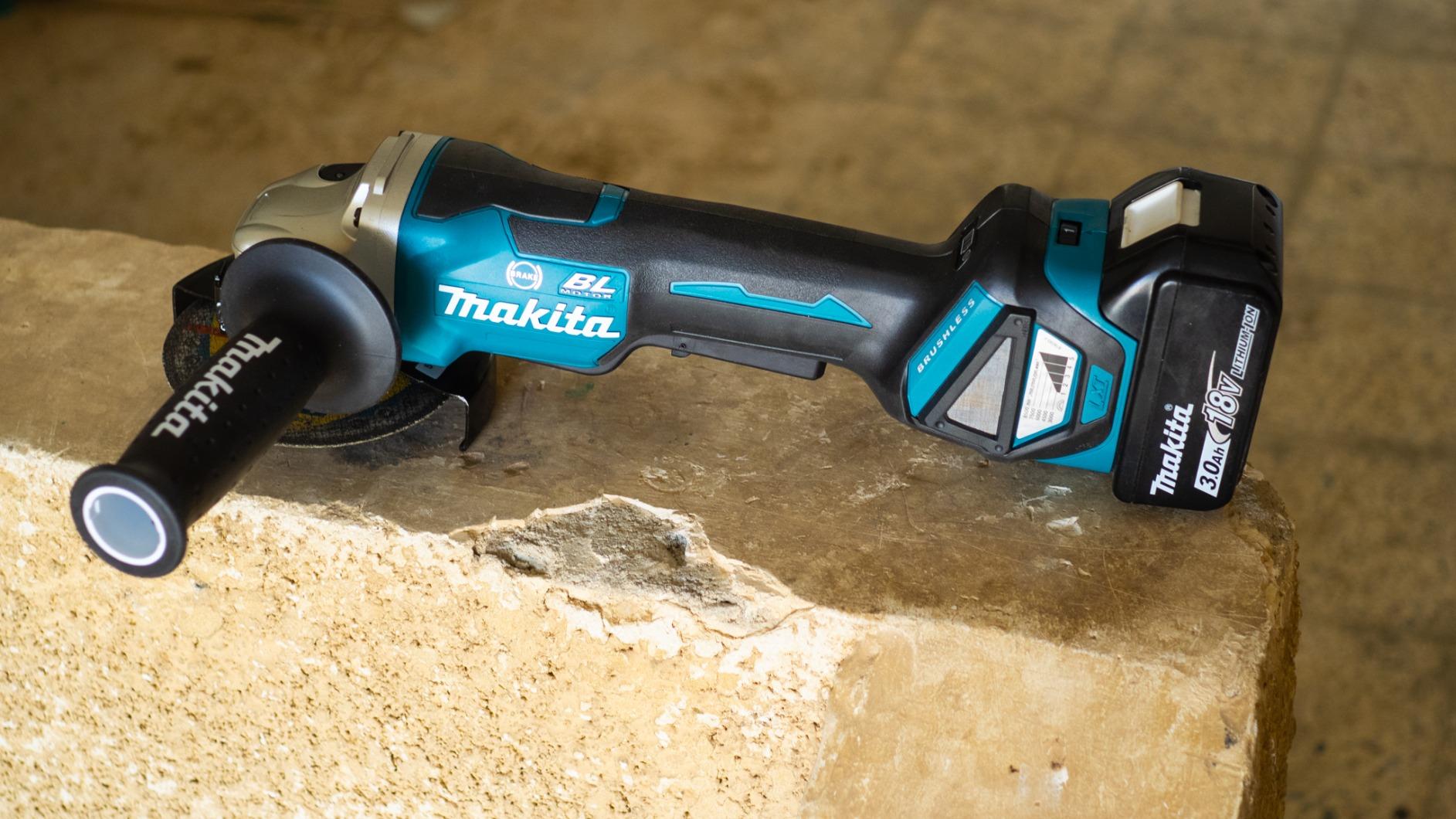 Makita XAG20Z 18V LXT BL 4-1/2”/ 5