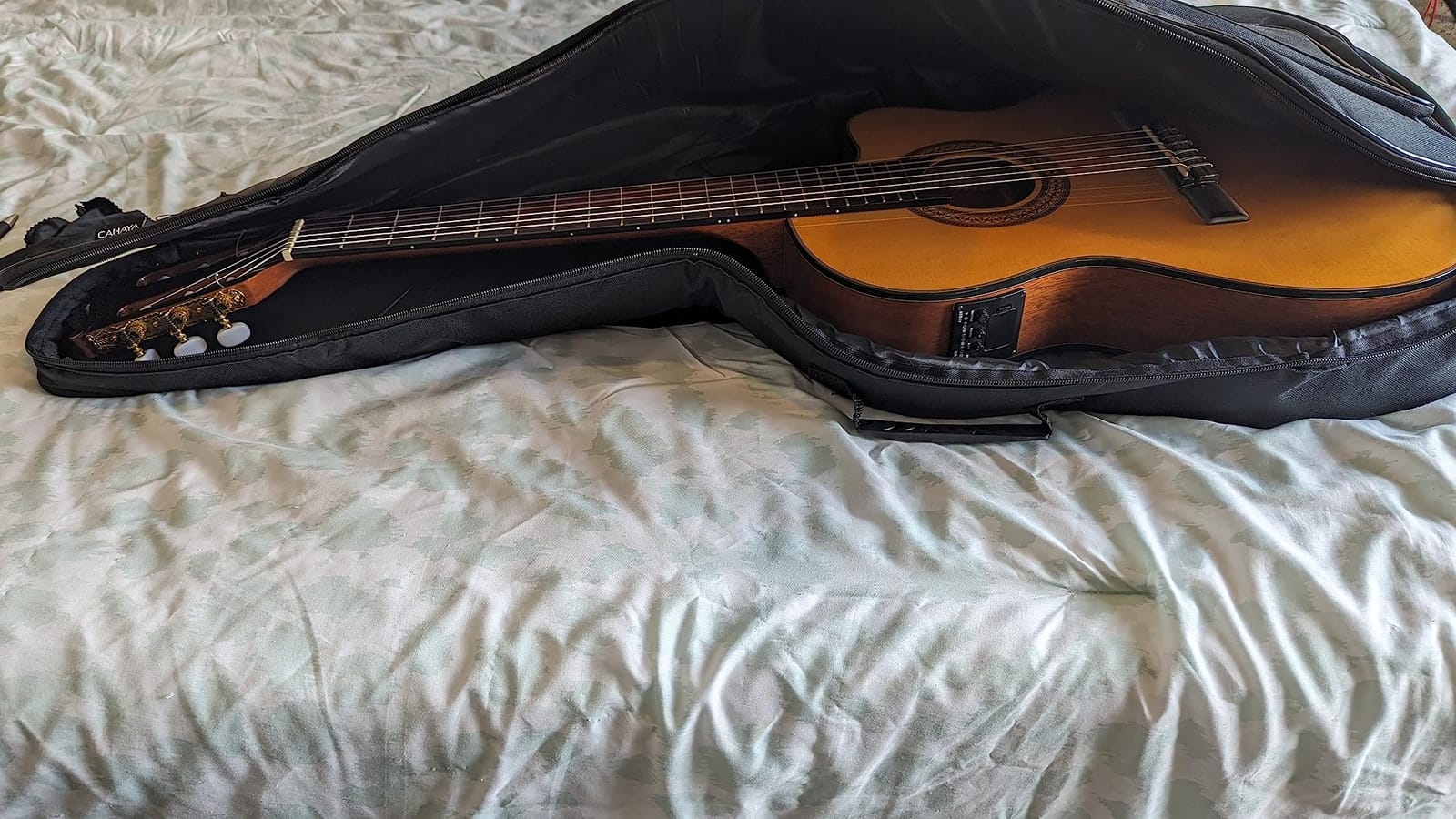 CAHAYA Guitar Bag Upgraded Premium Version for 40 41 42 Inch Acoustic Guitar Gig Bag 0.5in Thick Sponge Overly Padded Water Resistent Guitar Case Soft Guitar Backpack Case customer photo 1