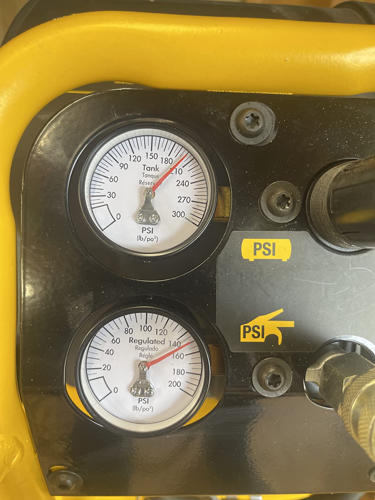 DEWALT 27-Gallon Vertical Portable Air Compressor (DXCM271.COM) customer photo 1