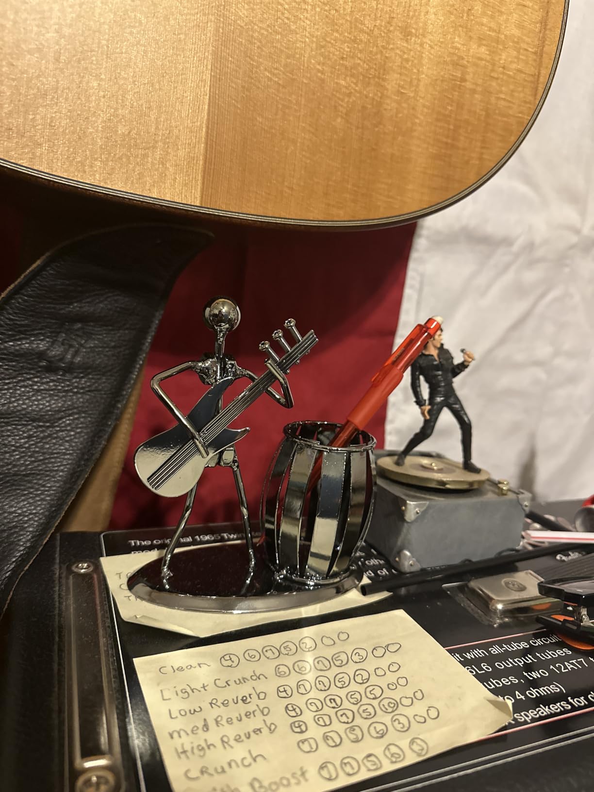 Pen Holder for Desk, Guitar Style Pencil Holder for Men Gifts, Cute Metal Pen Cup for Office Decor Desktop Organizer Desk Accessories customer photo 2