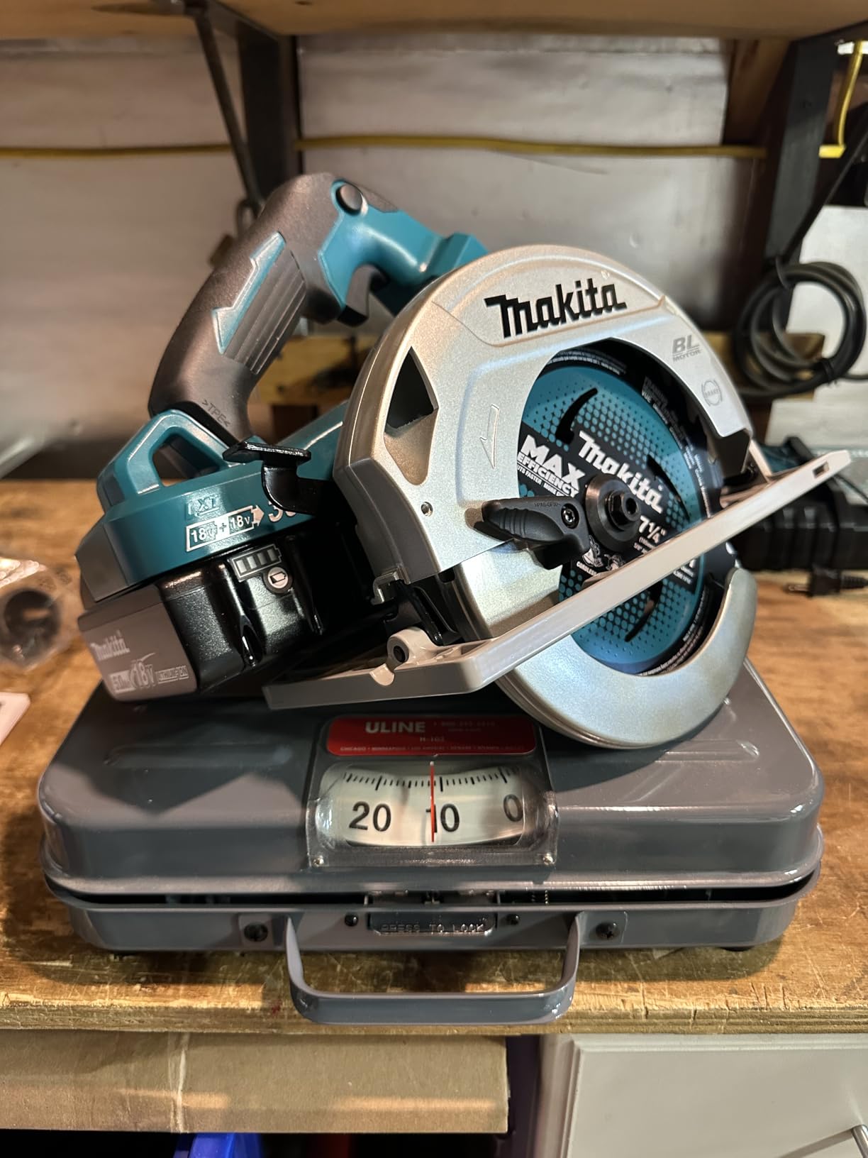 Makita XSH06Z 18V X2 LXT® Lithium-Ion (36V) Brushless Cordless 7-1/4” Circular Saw, Tool Only customer photo 1