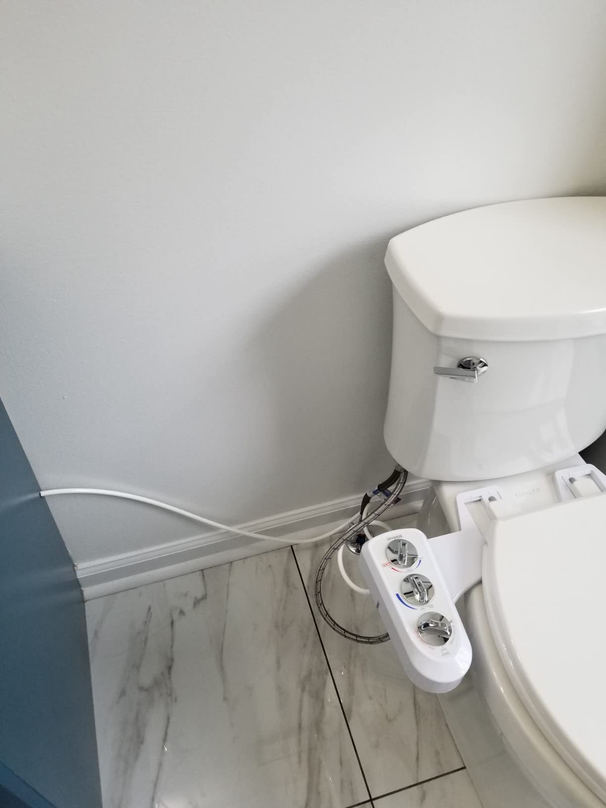 Hibbent Bidet Attachment, Hot & Cold Water Spray Bidet Toilet Seat, White customer photo 2