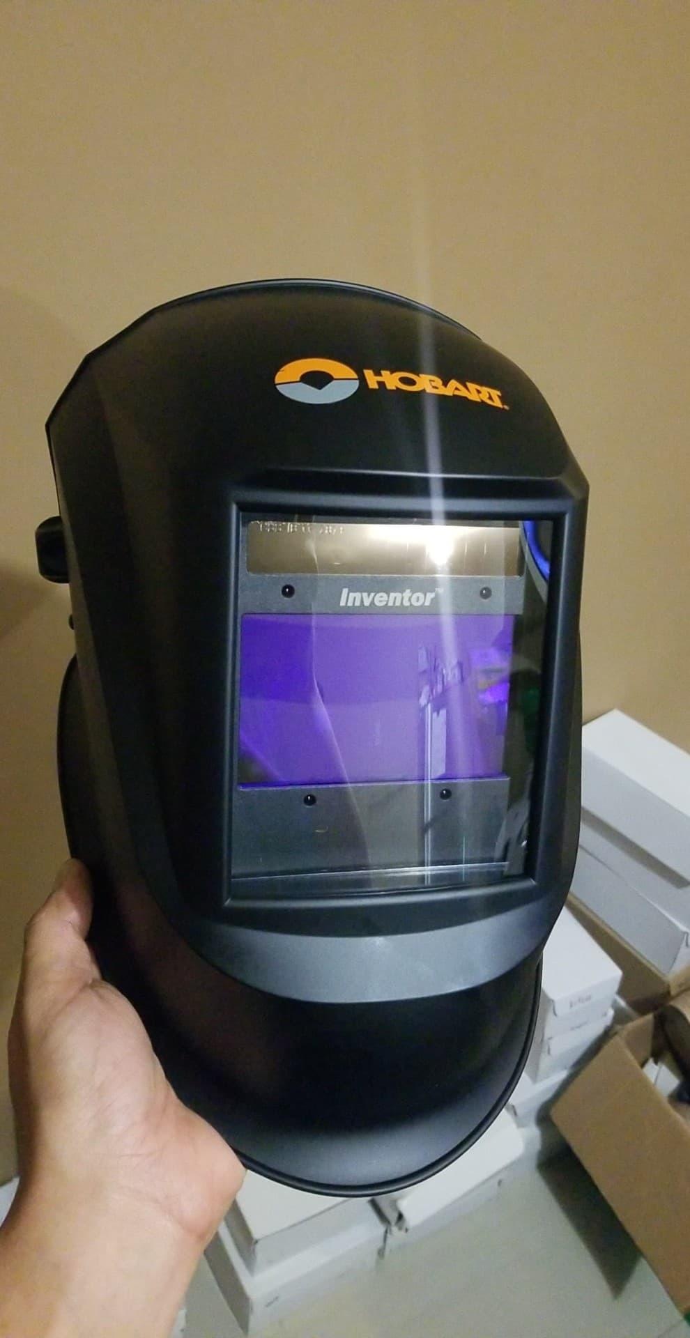 Hobart 770890 Auto-Darkening Welding Helmet, Large, Black customer photo 2