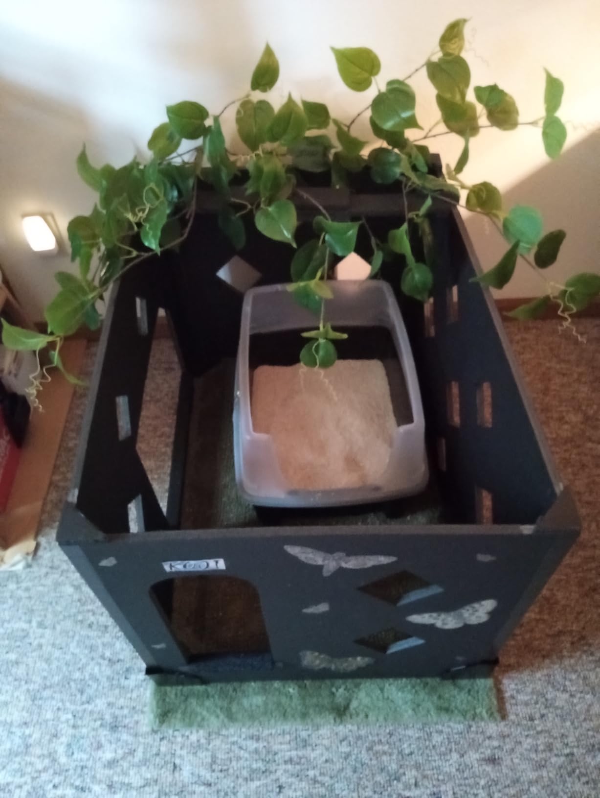 IRIS USA High Sided Cat Litter Box, Large, Scatter Shield, Black customer photo 1