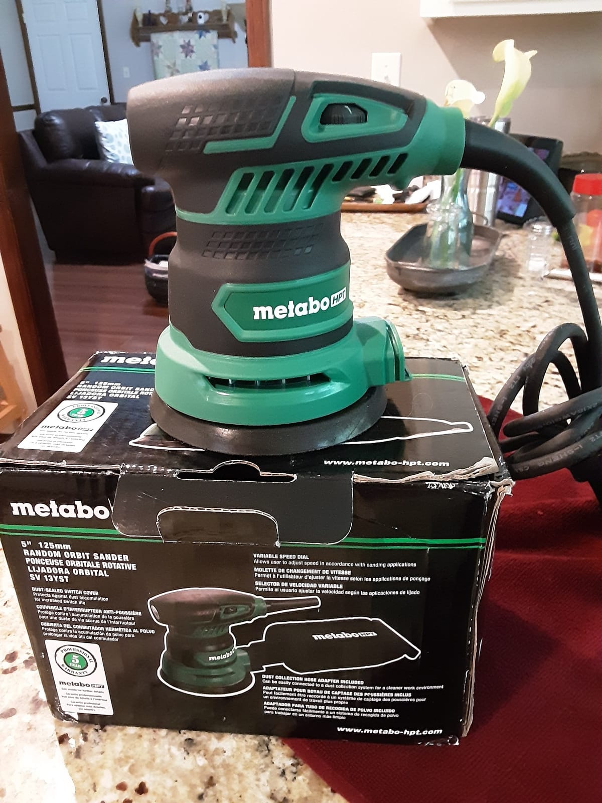 Metabo HPT Random Orbit Finishing Sander, 5-Inch Variable Speed, SV13YST customer photo 2