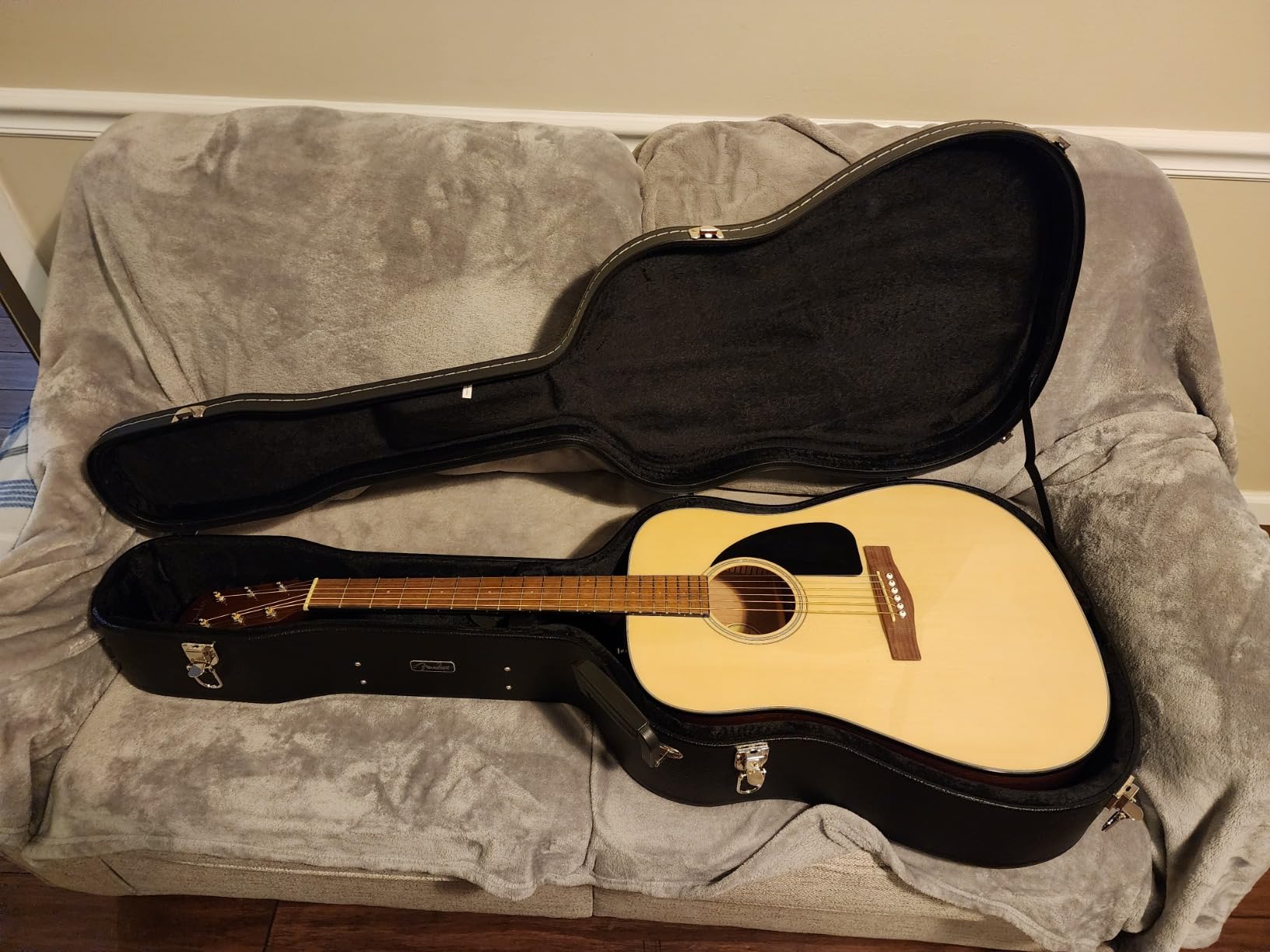 Fender CD-60 Dreadnought V3 Acoustic Guitar, with 2-Year Warranty, Natural, with Case customer photo 2