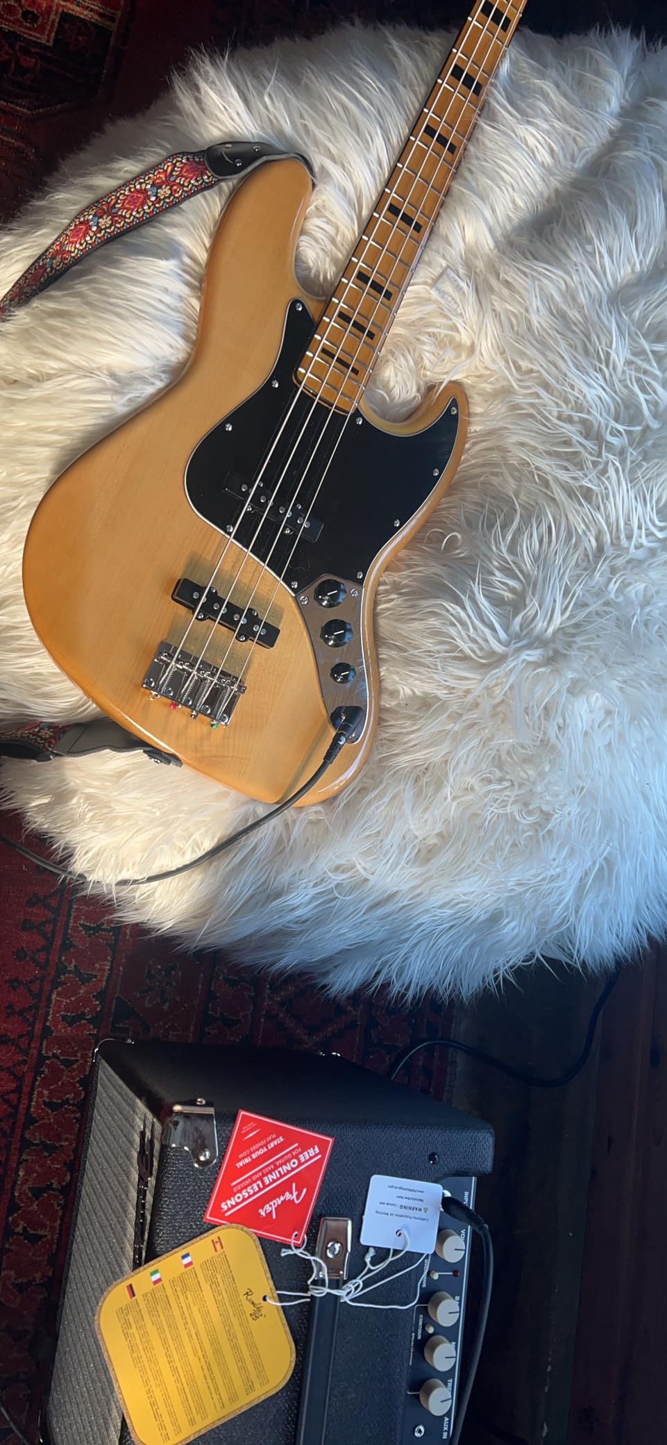 Squier Classic Vibe 70s Jazz Bass, 3-Color Sunburst, Maple Fingerboard customer photo 1