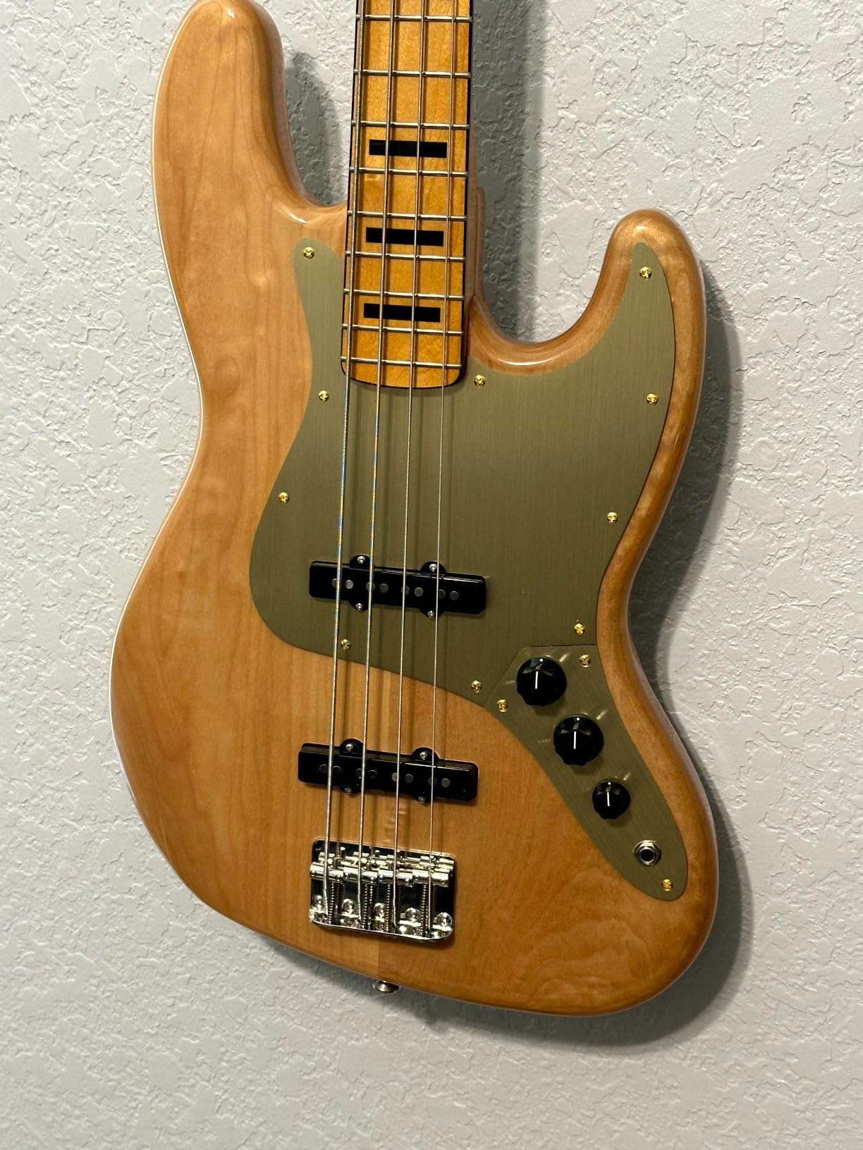 Squier Classic Vibe 70s Jazz Bass, 3-Color Sunburst, Maple Fingerboard customer photo 2