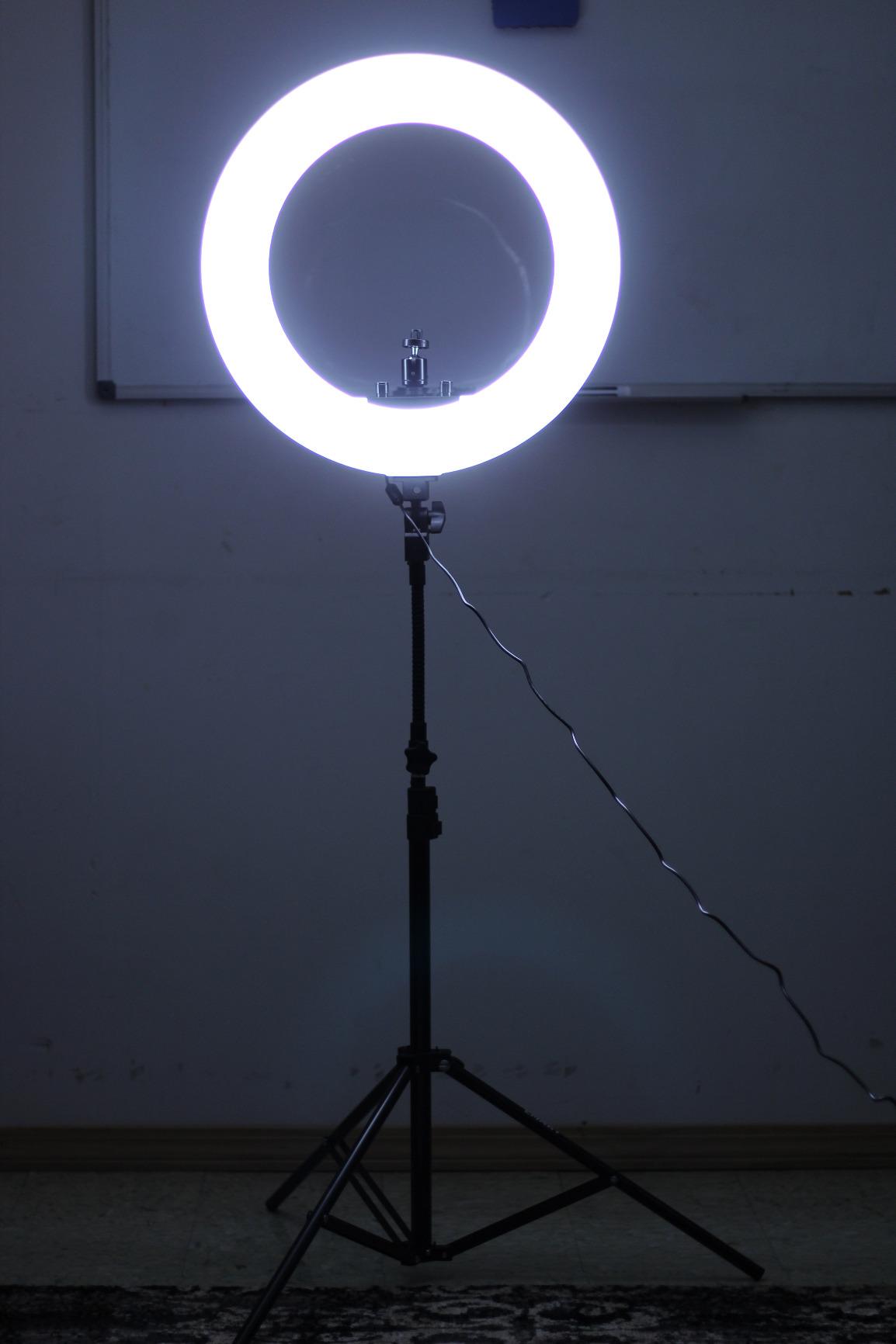 EMART 18in Ring Light with Stand, 2800-6500K LED Photography Lighting Kit customer photo 1