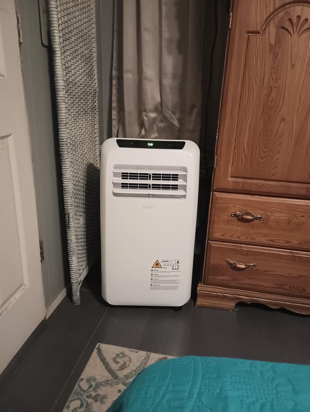 SereneLife Portable Air Conditioner With Heat & Built-in Dehumidifier 12,000 BTU, Portable Heater & AC For Rooms Up to 550 Sq. Ft. - Remote Control & Window Mount Exhaust Kit Included customer photo 1