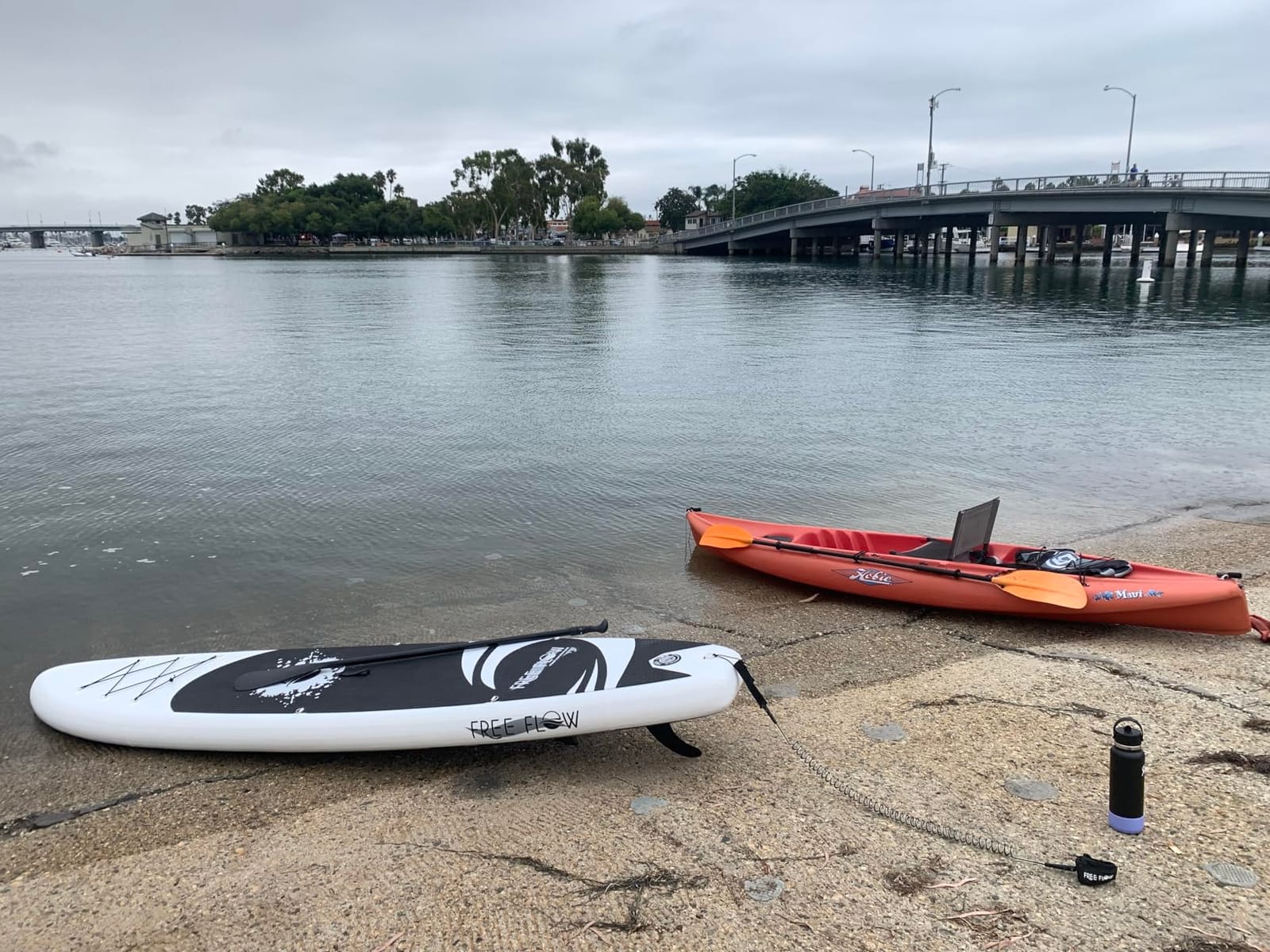 SereneLife XL Inflatable Stand Up Paddle Board - Extra-Wide, Pet & Family-Friendly SUP for Adults, Kids & Pets - Non-Slip Deck, Stable Design, Premium Accessories - 350/440/485 lbs Capacity customer photo 2