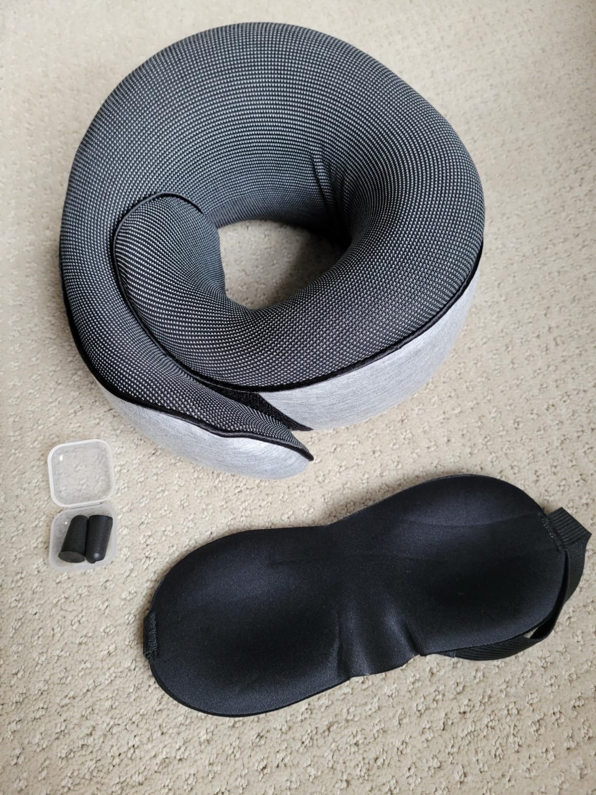 Proglobe Travel Neck Pillow for Airplanes, Long Haul Flight Kit, Grey customer photo 1