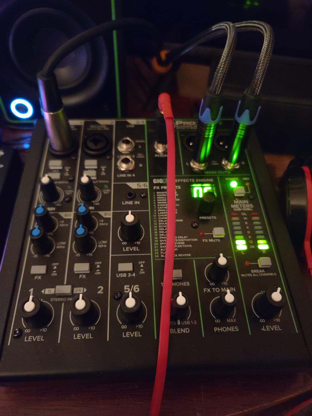 Mackie ProFX6v3 6-Channel Professional Analog Mixer with USB customer photo 1