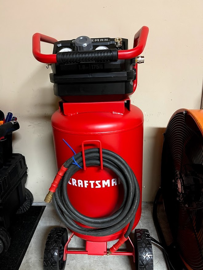 Craftsman Air Compressor, 20 Gallon Oil-Free 1.8 HP Max 175 PSI Pressure Two Quick Couplers Big Capacity, Red- CMXECXA0232043 customer photo 1